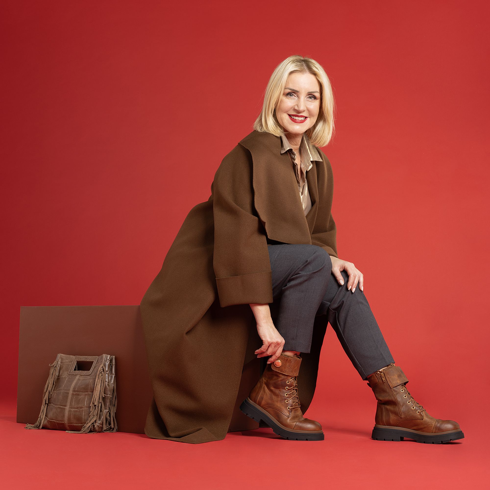 Galieti
Anfibi in pelle
con fascia con velcro
e suola biker 4,5 cm