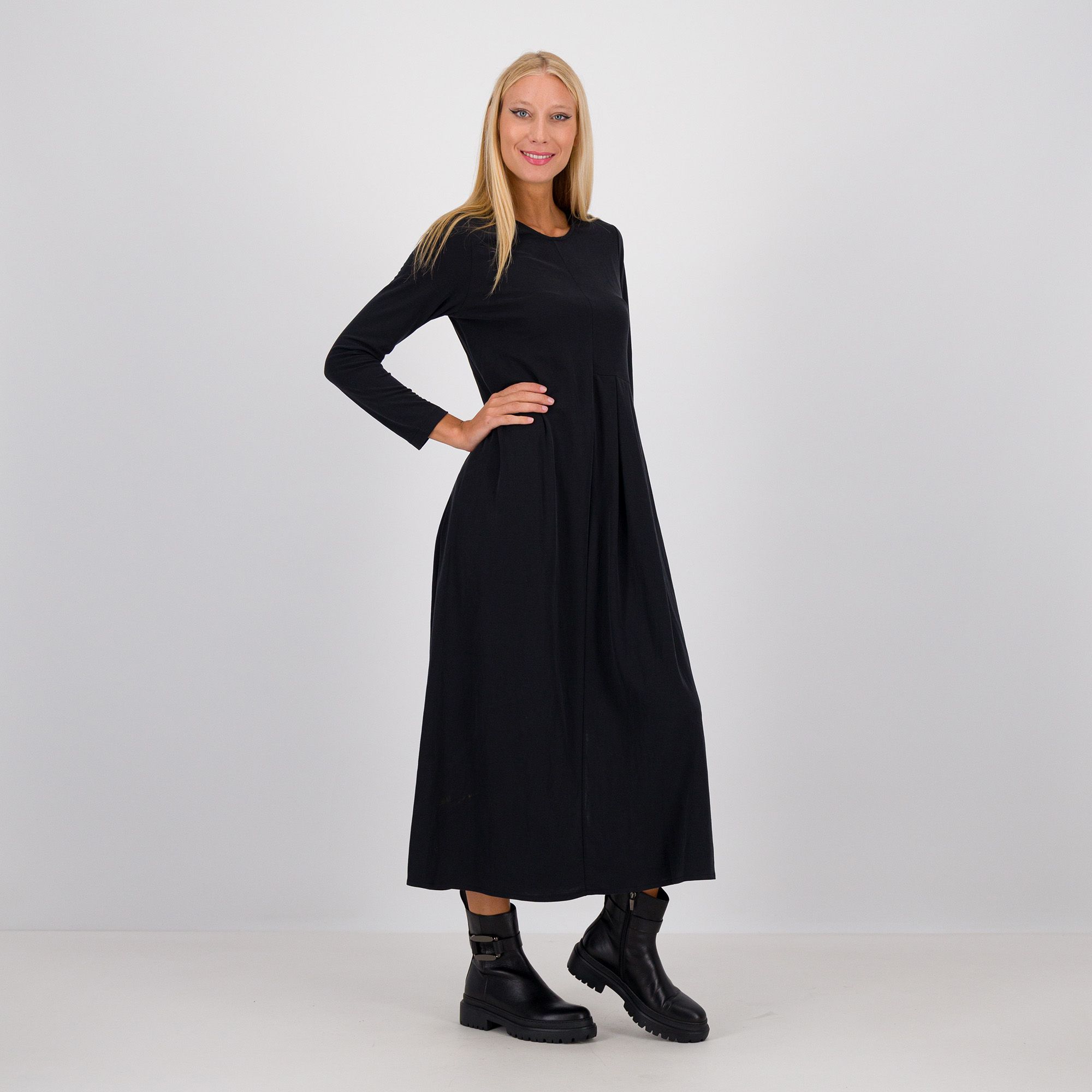 LUCREZIA SCIORTINO
Abito maniche lunghe
misto modal morbido
con taglio centrale