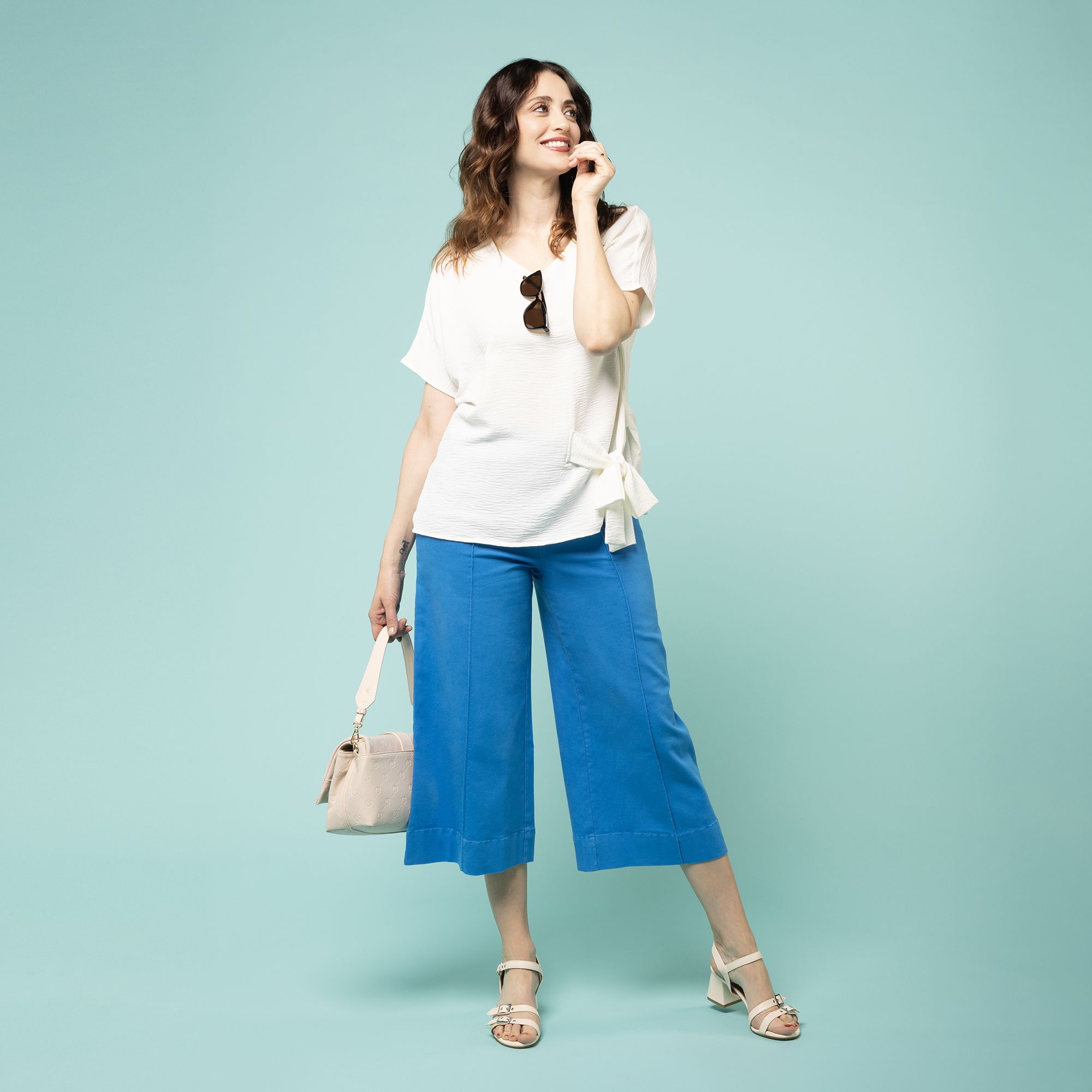 Nina Leonard
Pantaloni cropped
in denim con elastico
in vita anche Petite