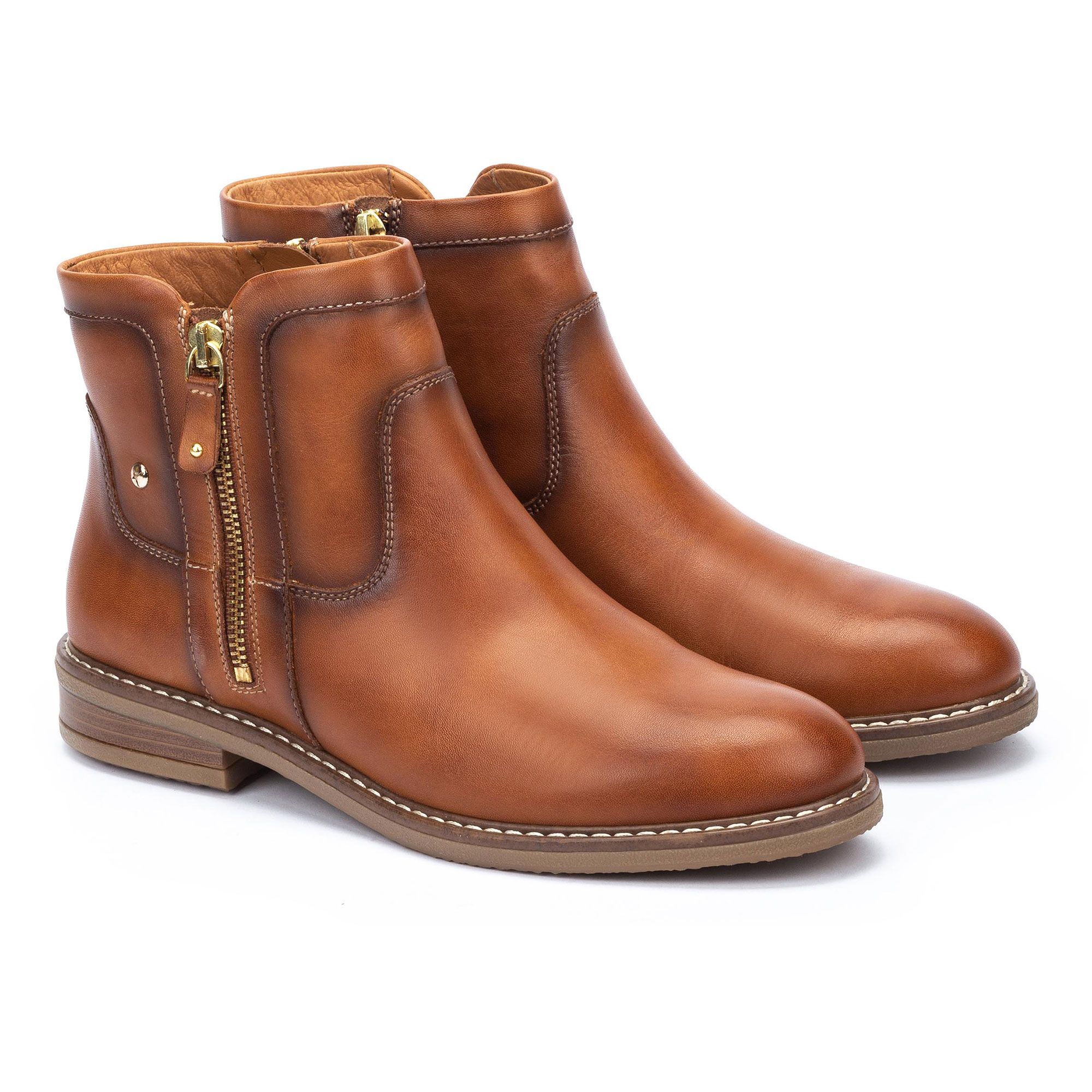 Pikolinos
Stivaletti in pelle
con cuciture 
in rilievo