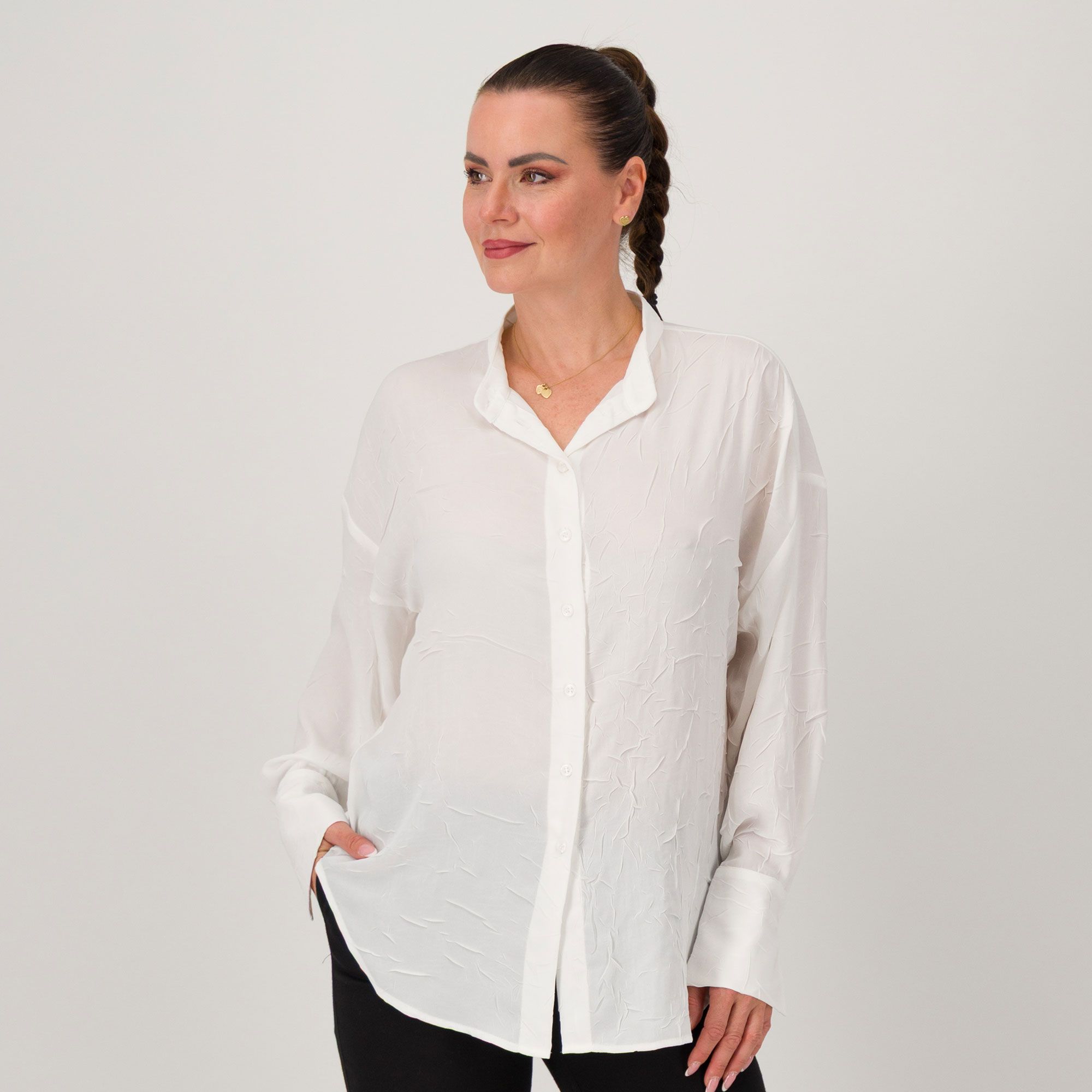 Caterina Lancini
Camicia in tessuto
stropicciato a manica
lunga