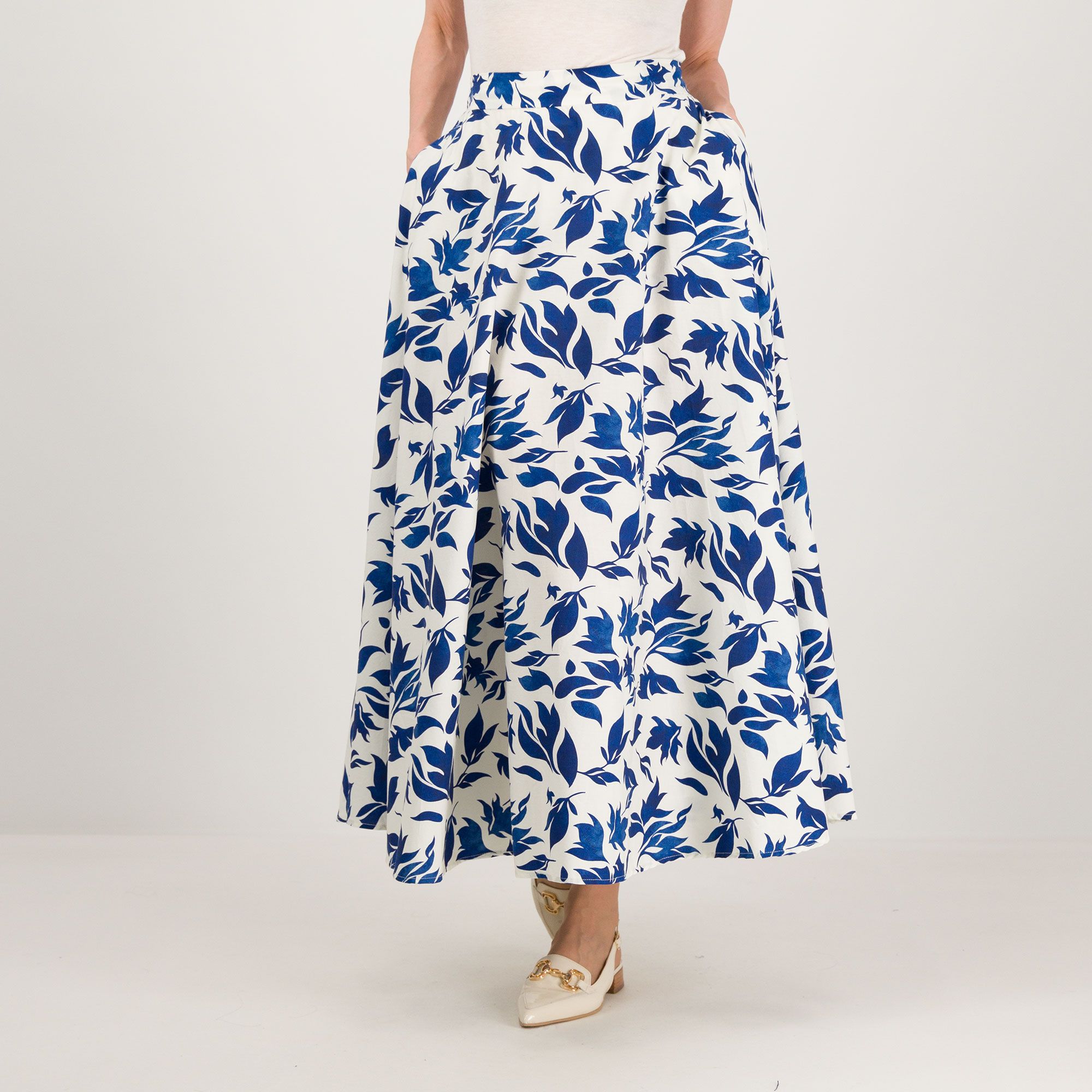 Rebeka Ross
Gonna ampia
a mezza ruota
in tessuto stampato