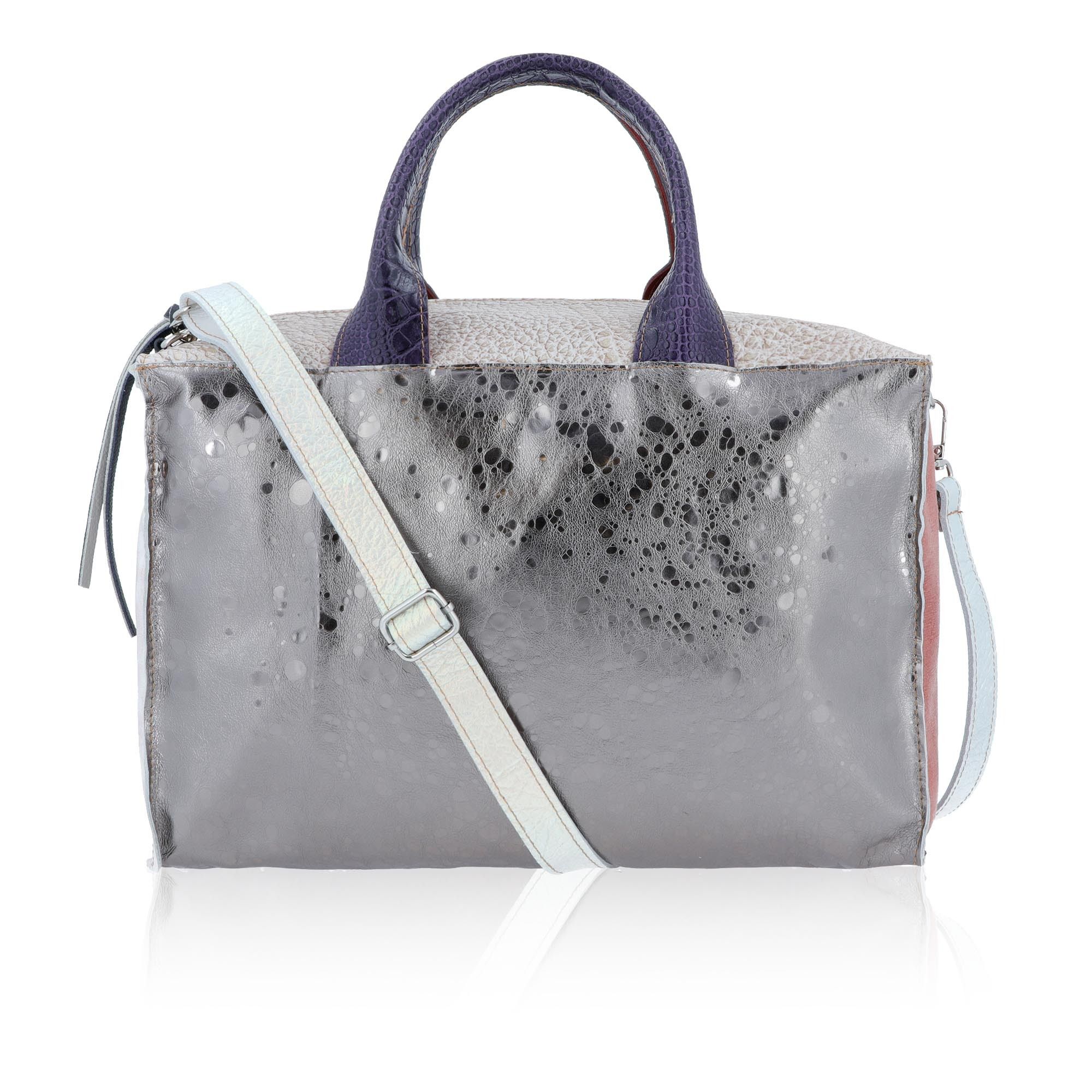 Ebarrito
Borsa shopper in
pelle con tracolla
removibile