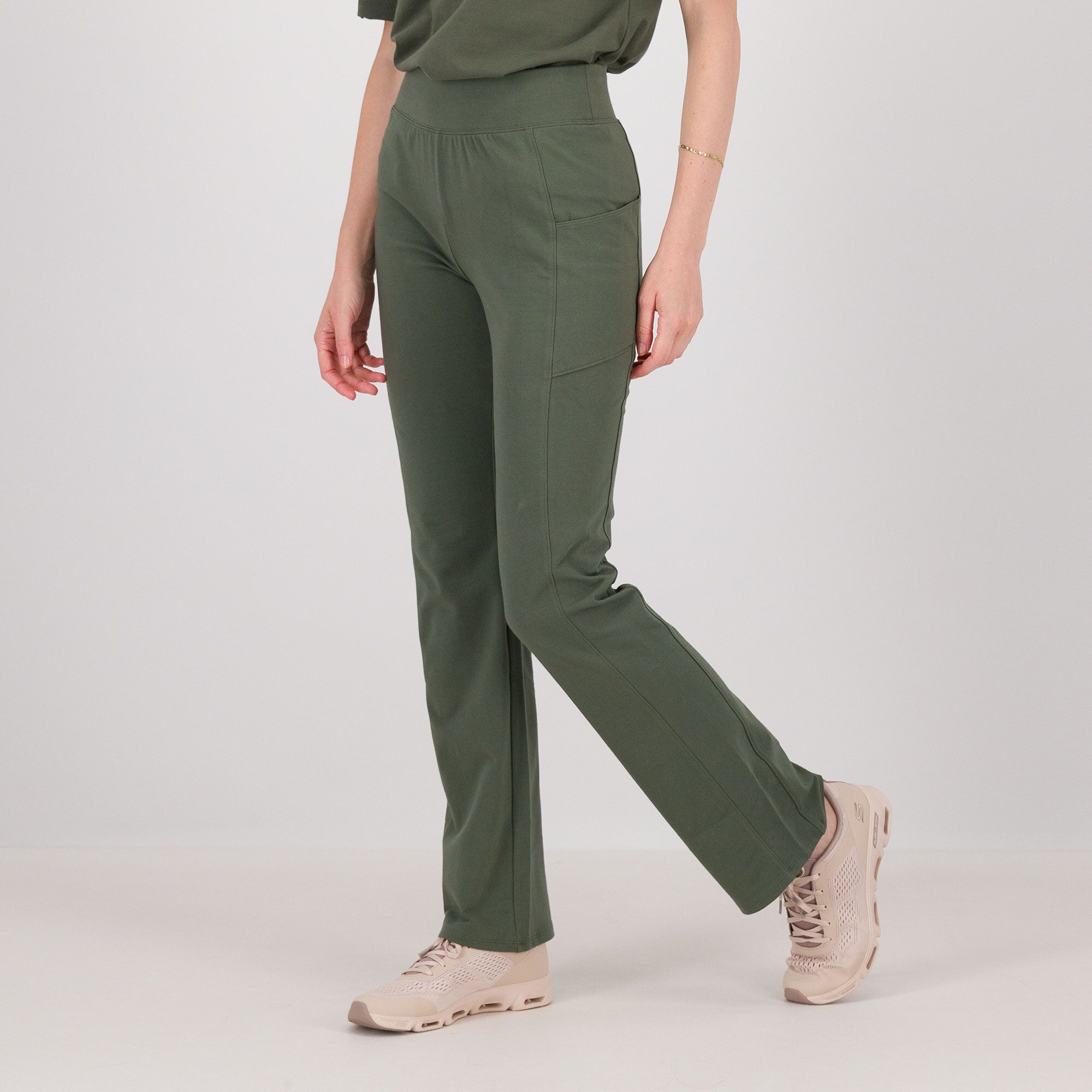 Denim & Co
Pantaloni bootcut
con elastico in
vita