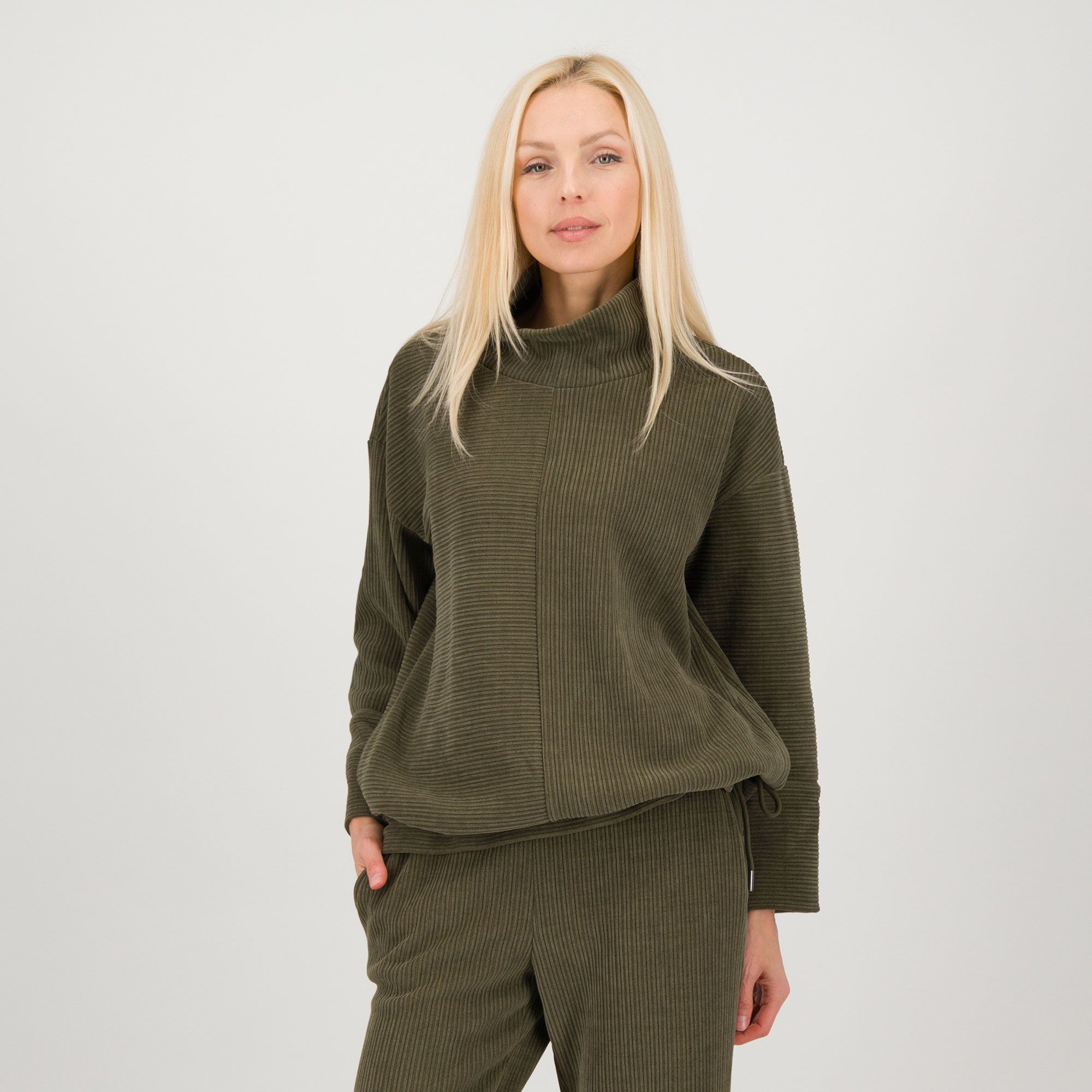 Wynne Layers Top in maglia con collo alto con coulisse