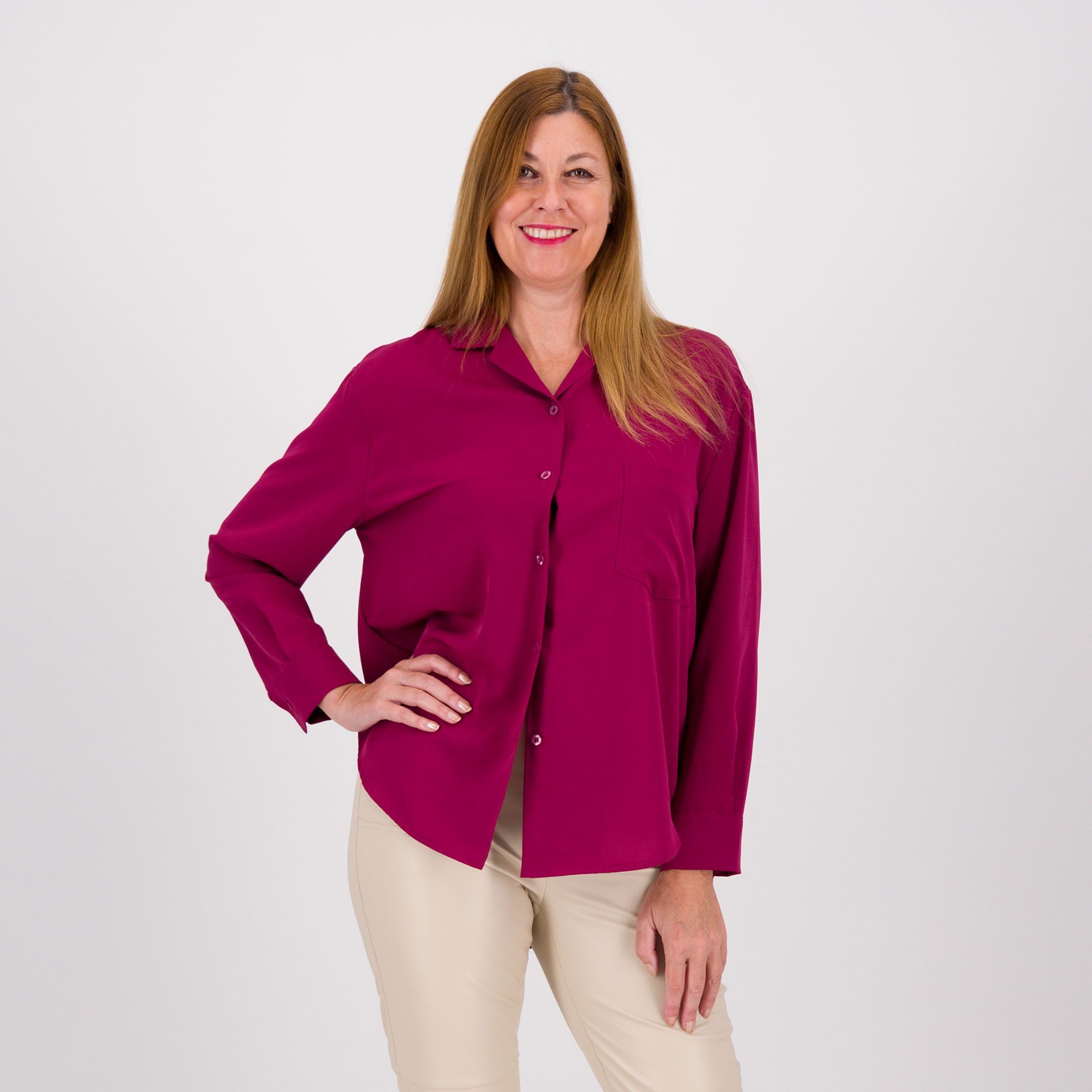 EVA Franco Ciambella
Camicia ampia
a maniche lunghe
in crêpe de Chine