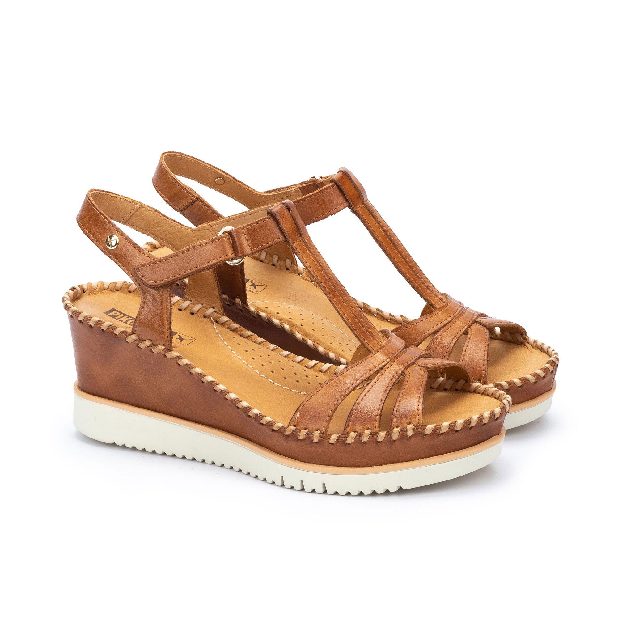 Pikolinos
Sandali in pelle con
soletta imbottita e
zeppa 7 cm