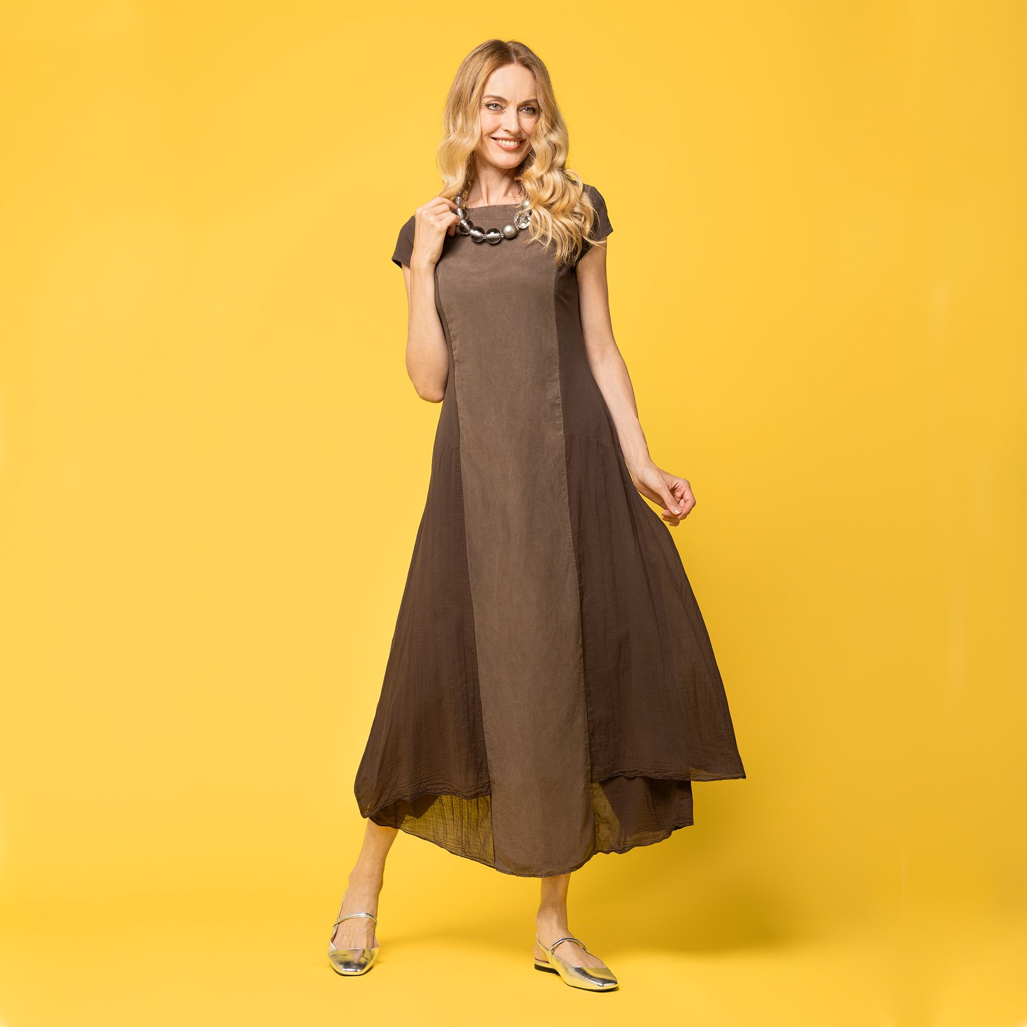 Colour Lab
Abito lungo
a manica corta
anche Petite