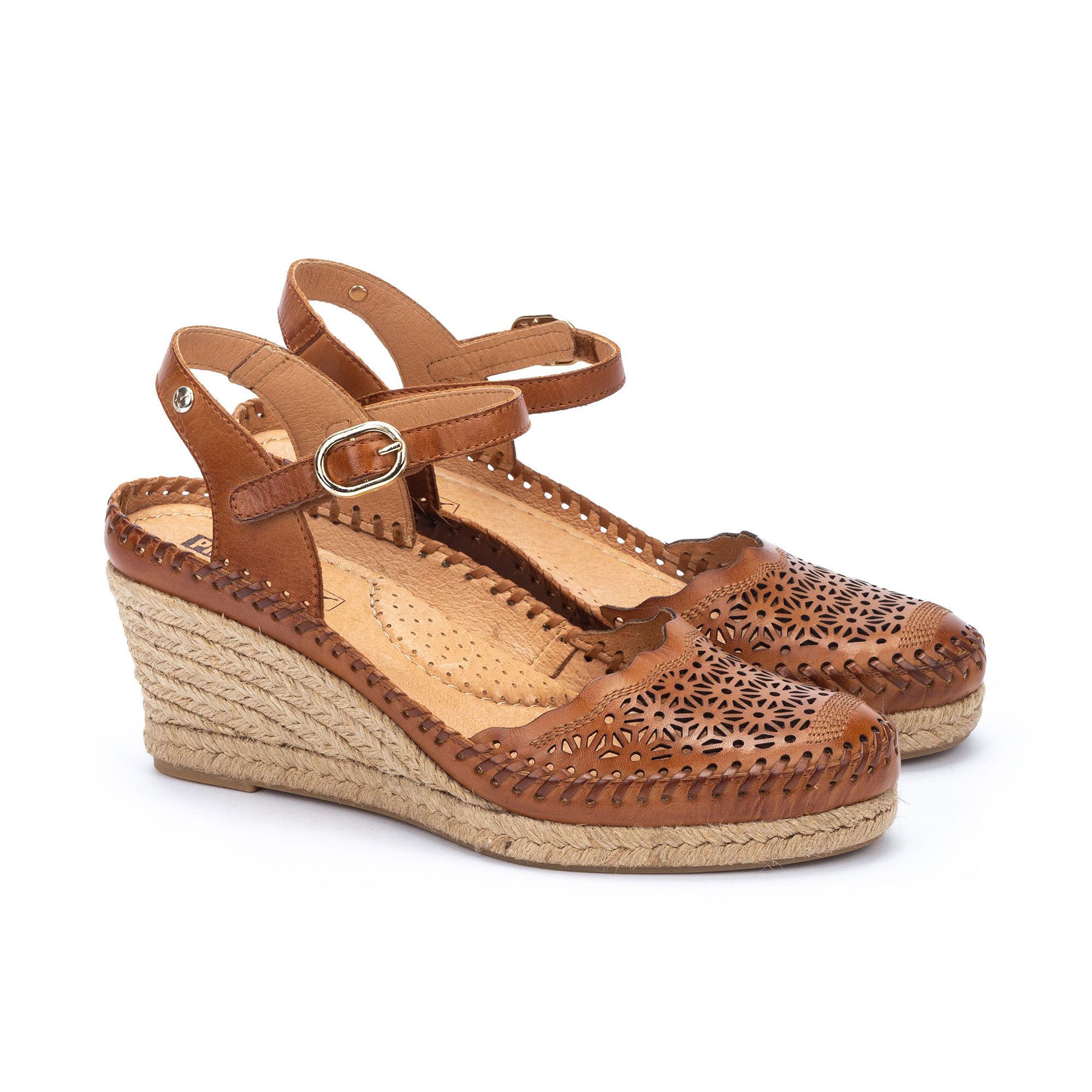 Pikolinos Sandali in pelle traforata con zeppa in corda 7 cm