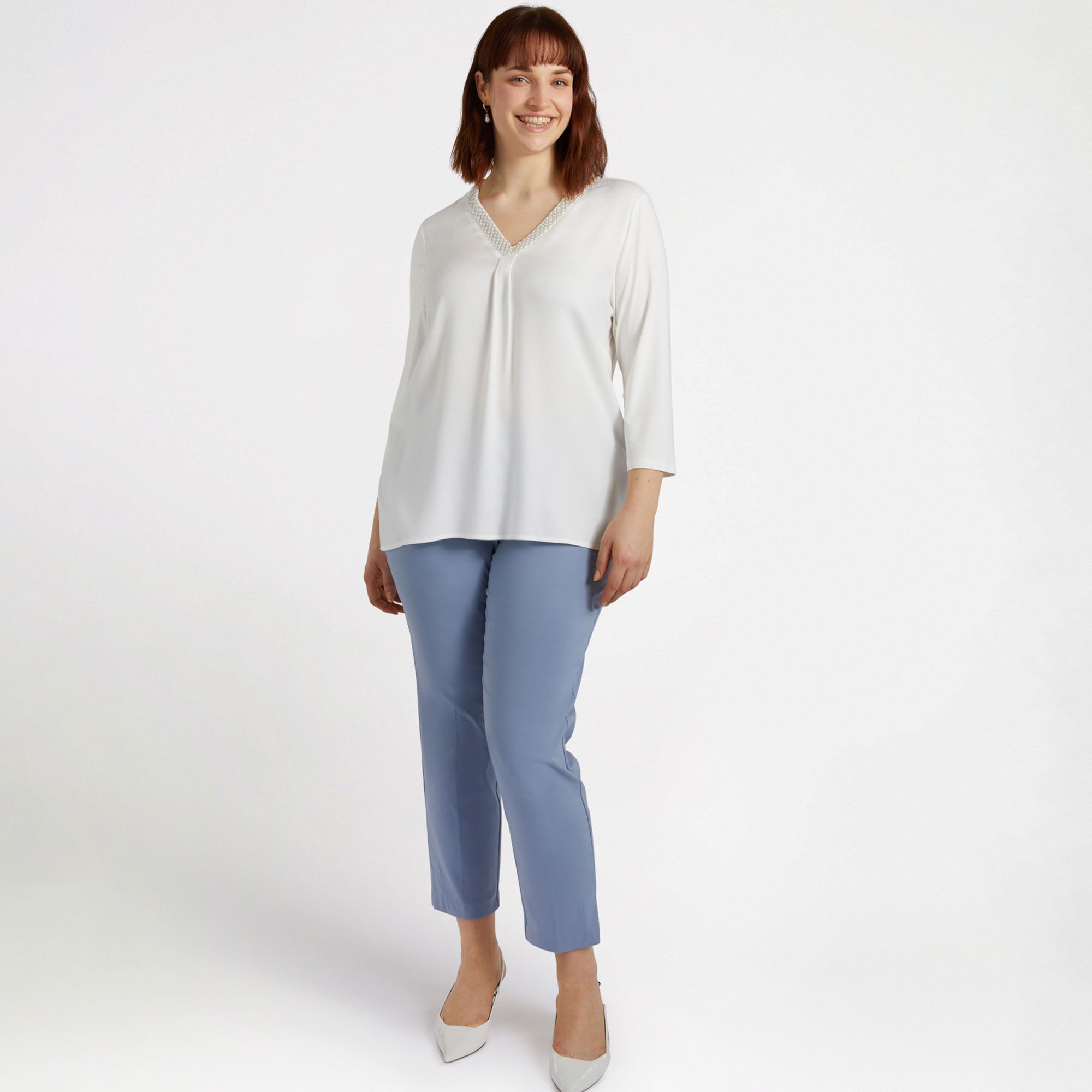 Fiorella Rubino
T-shirt scollo a V
in crêpe e jersey
con ricamo in perle