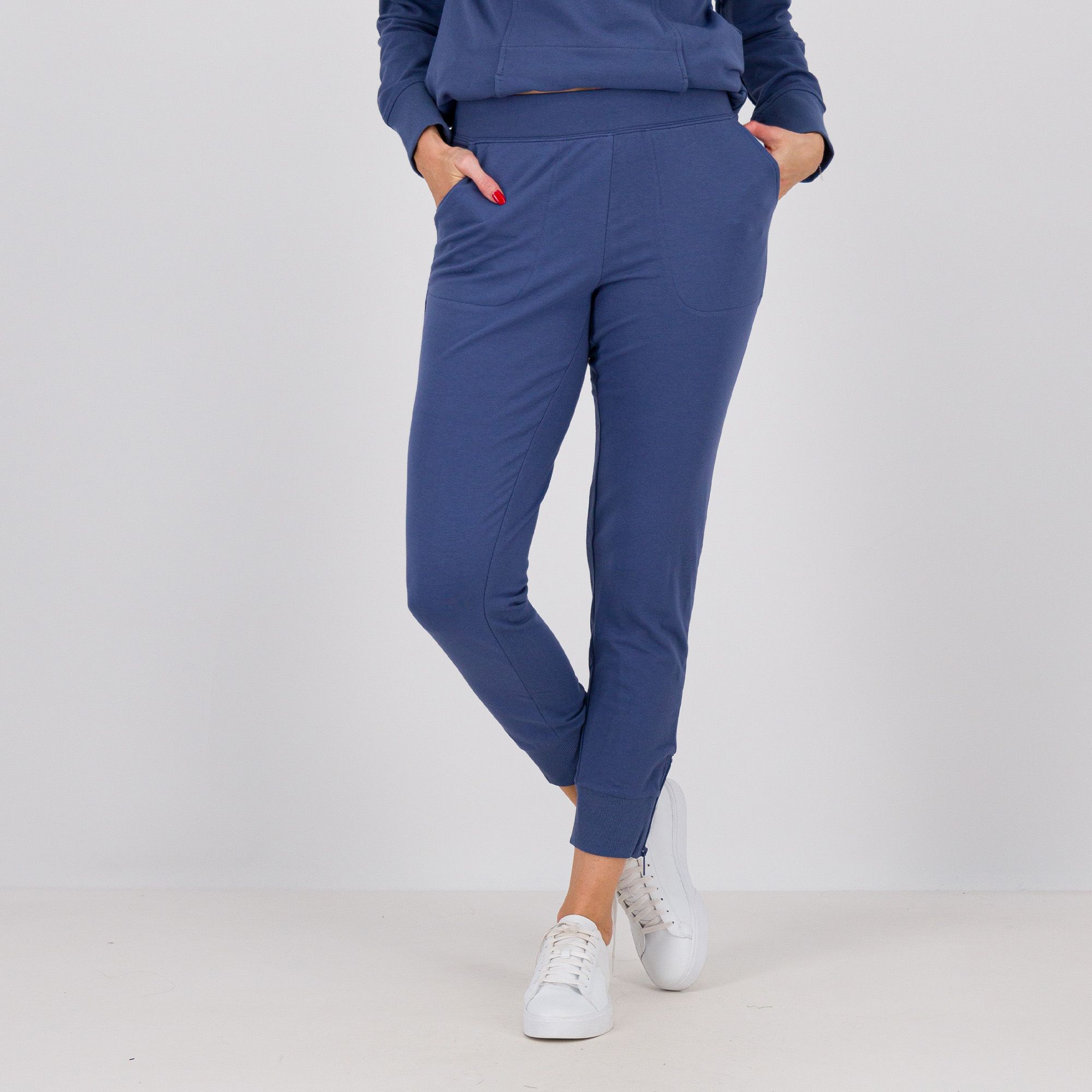 Denim & Co
Pantaloni jogger
con elastico in vita
e zip a fondo gamba