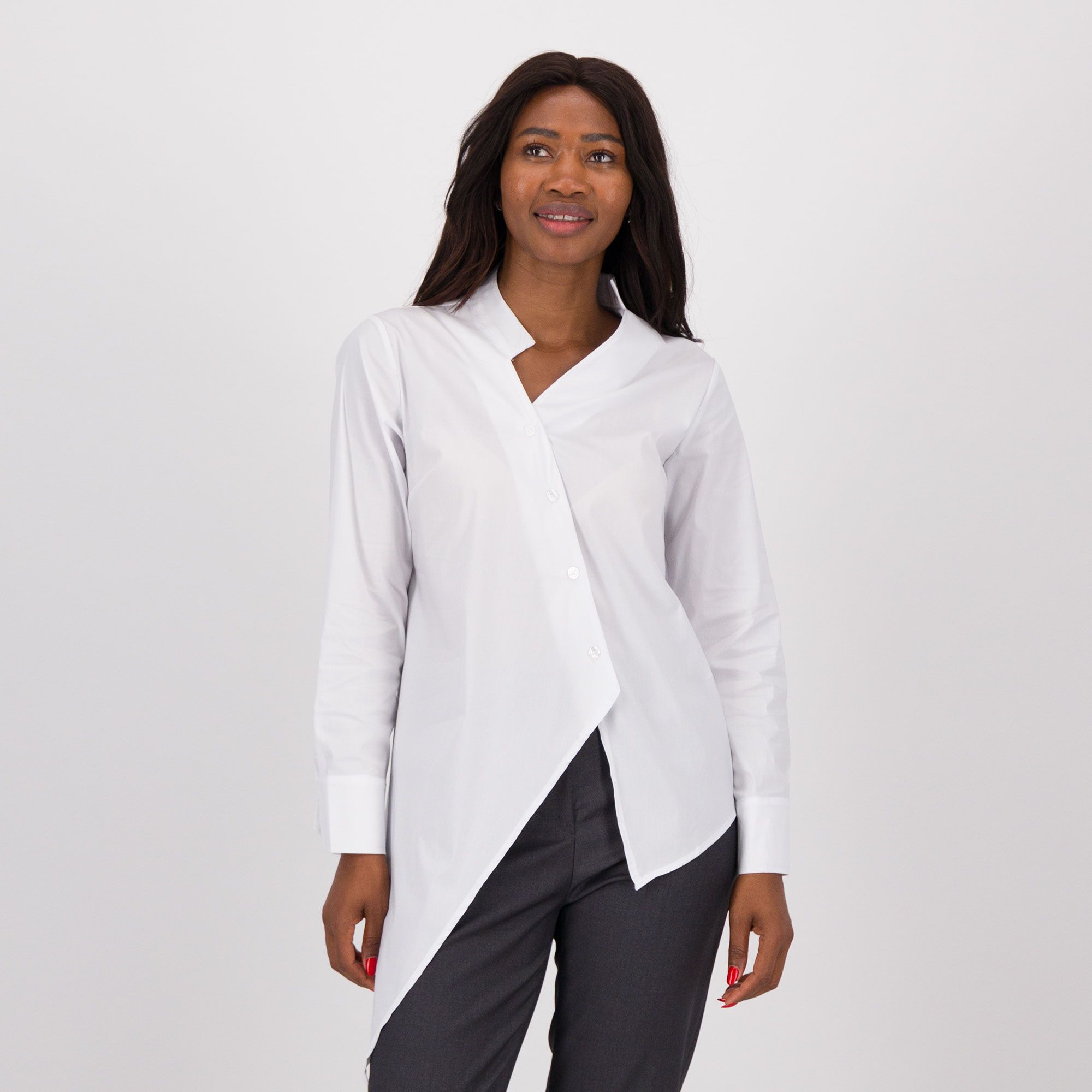 Rebeka Ross
Camicia asimmetrica
in misto cotone
collo alla coreana