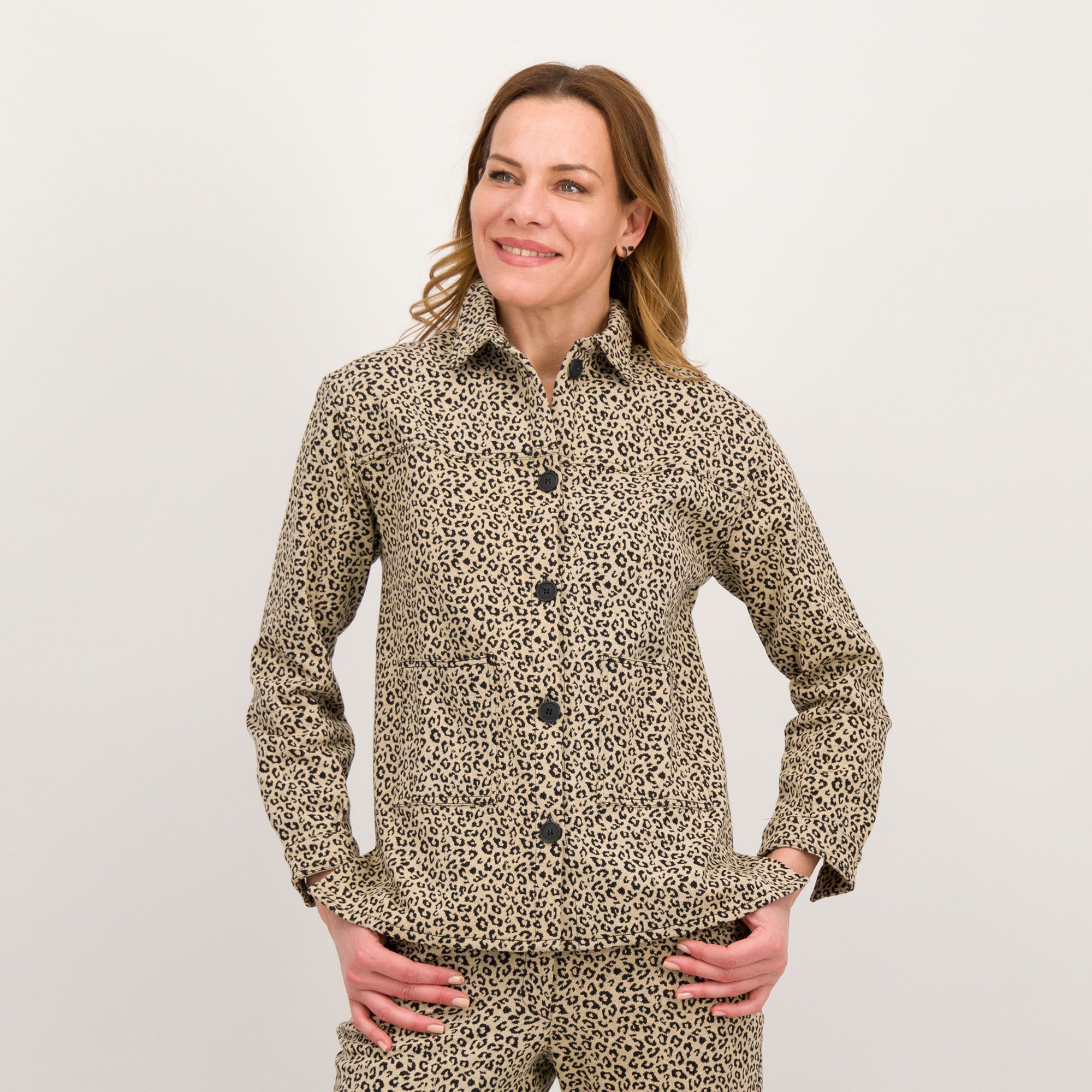 M’ama
Giacca a camicia in
tessuto jacquard
maculato