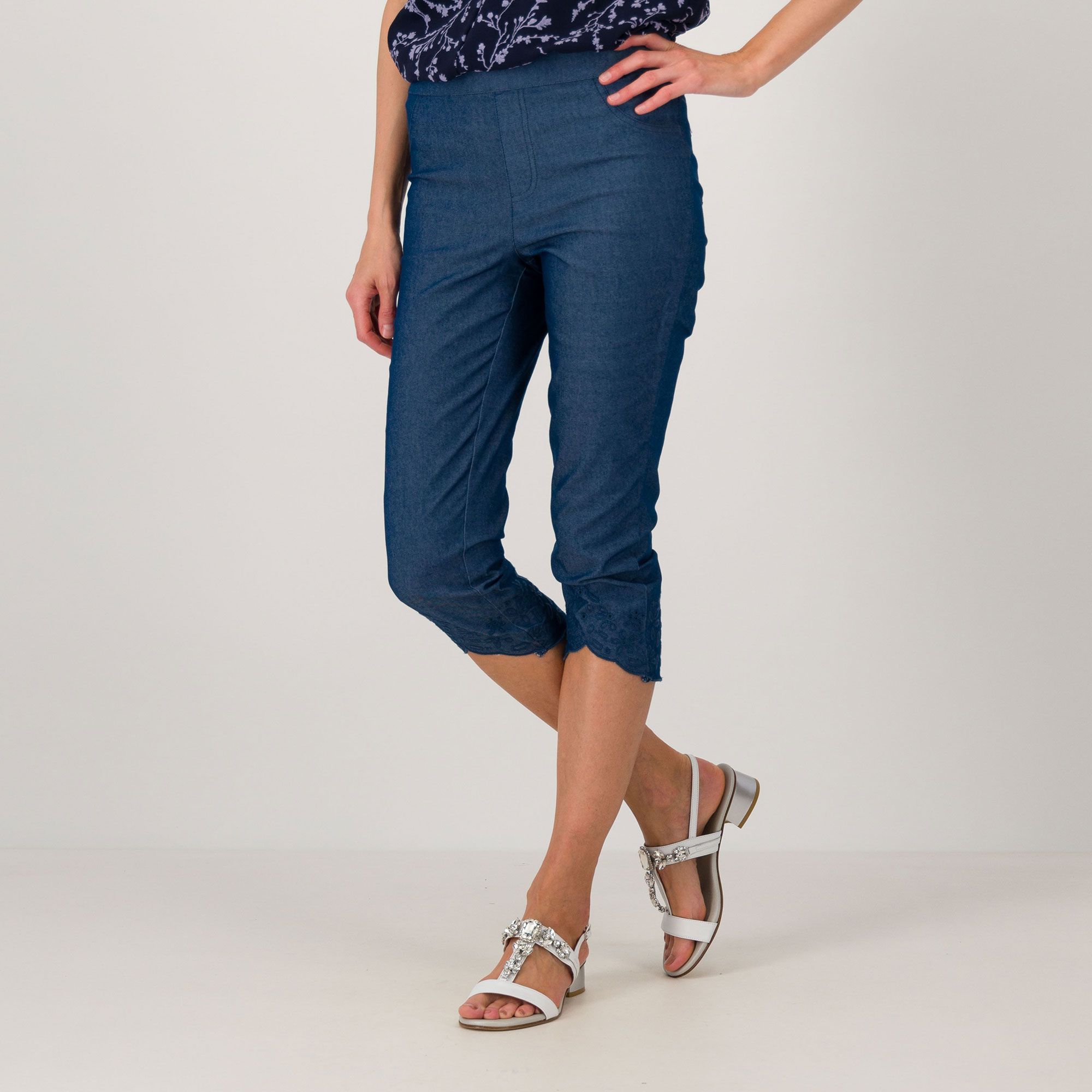 Nina Leonard Pantaloni cropped con elastico