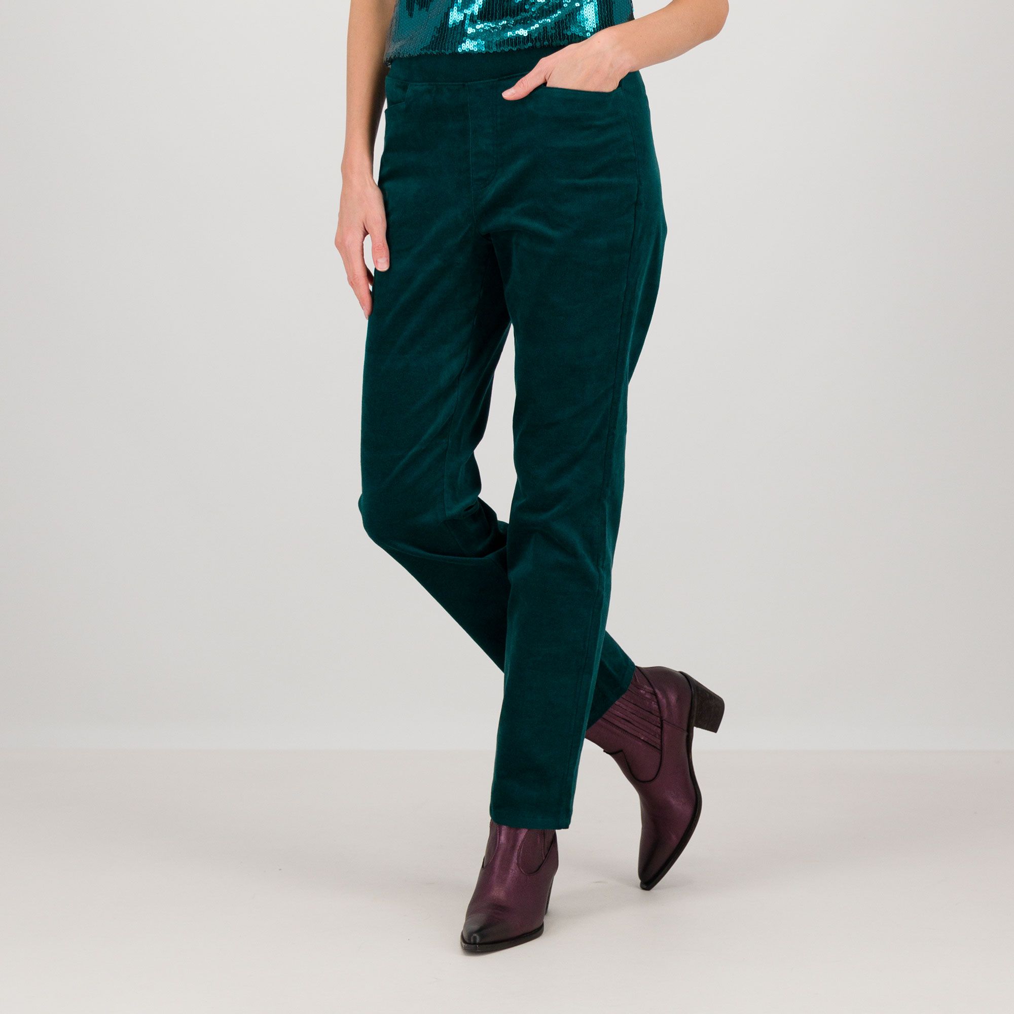 Denim & Co
Pantaloni lunghi
a gamba dritta
in velluto stretch