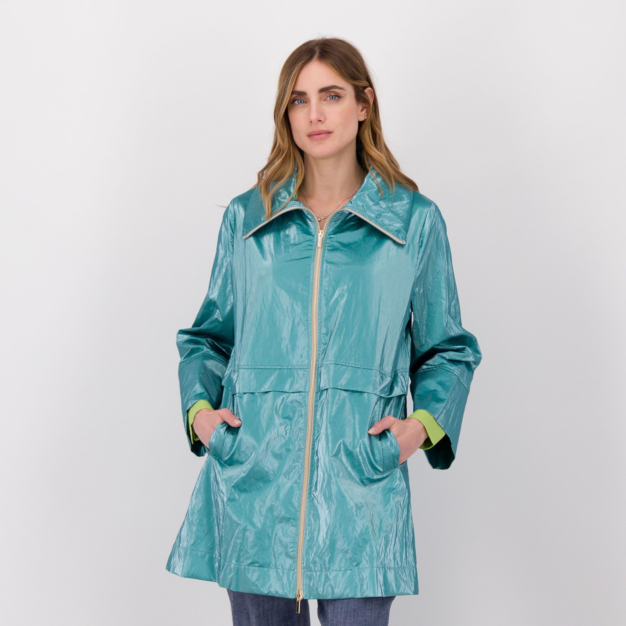 EXTESA
Parka in
tessuto spalmato
con chiusura a zip
