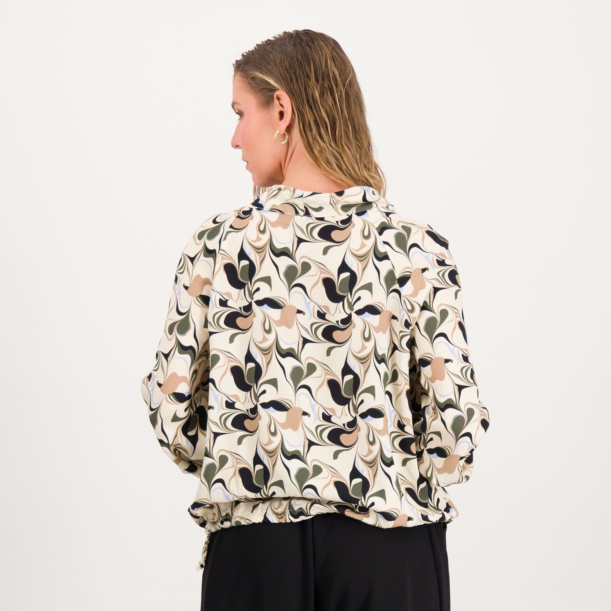 LUCREZIA SCIORTINO Blusa fantasia con collo a ciambella e coulisse al fondo