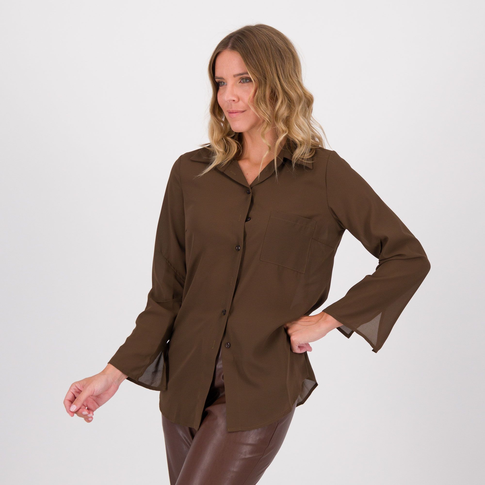 Caterina Lancini
Camicia manica lunga
in doppia georgette
con bottoni a vista