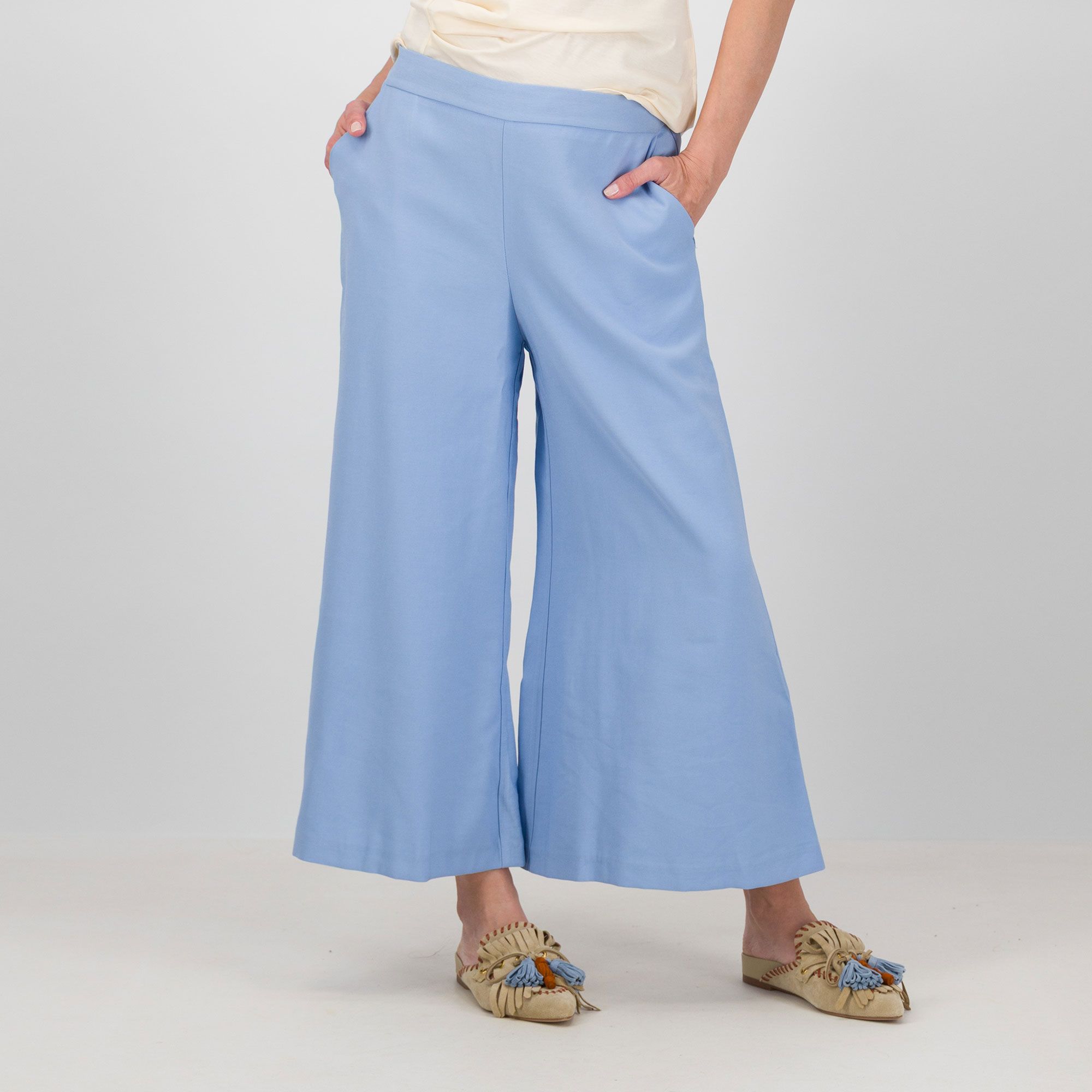 Olly Doo
Pantaloni ampi
misto viscosa
con elastico