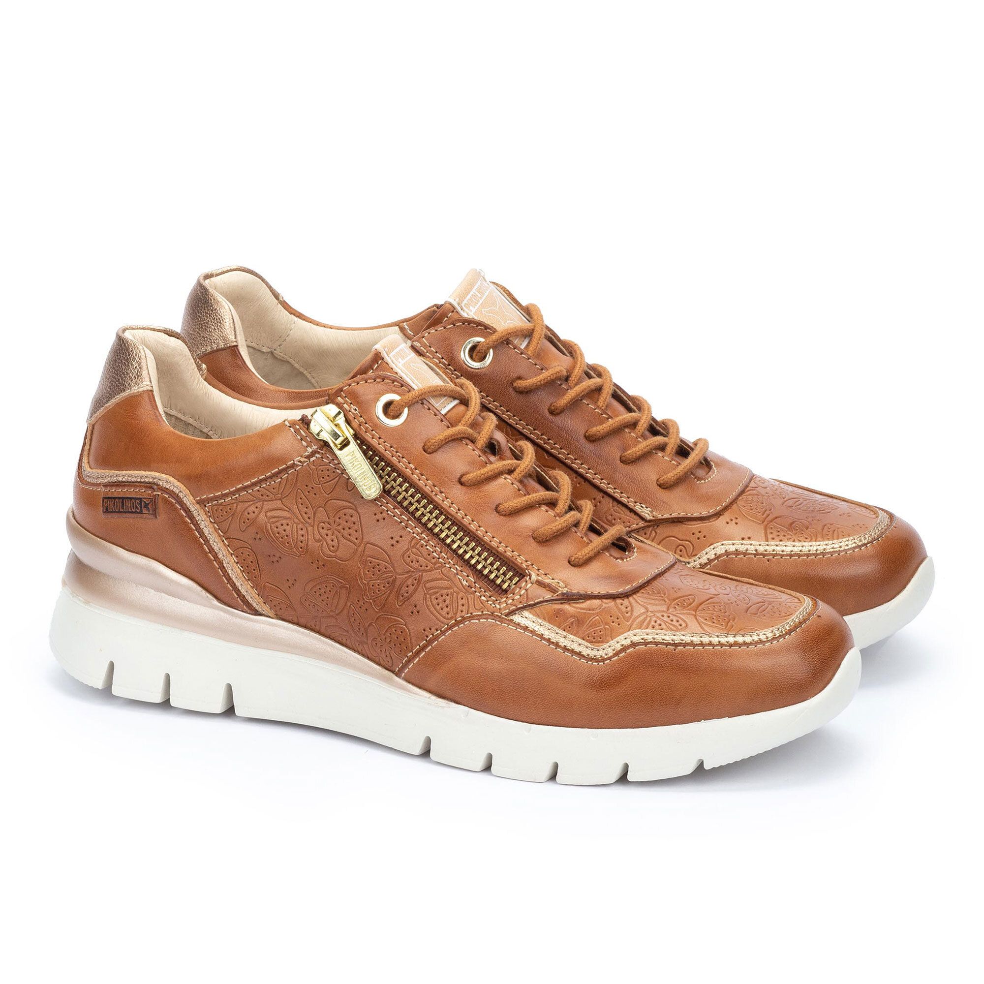 Pikolinos
Sneaker con lacci
e zip laterale