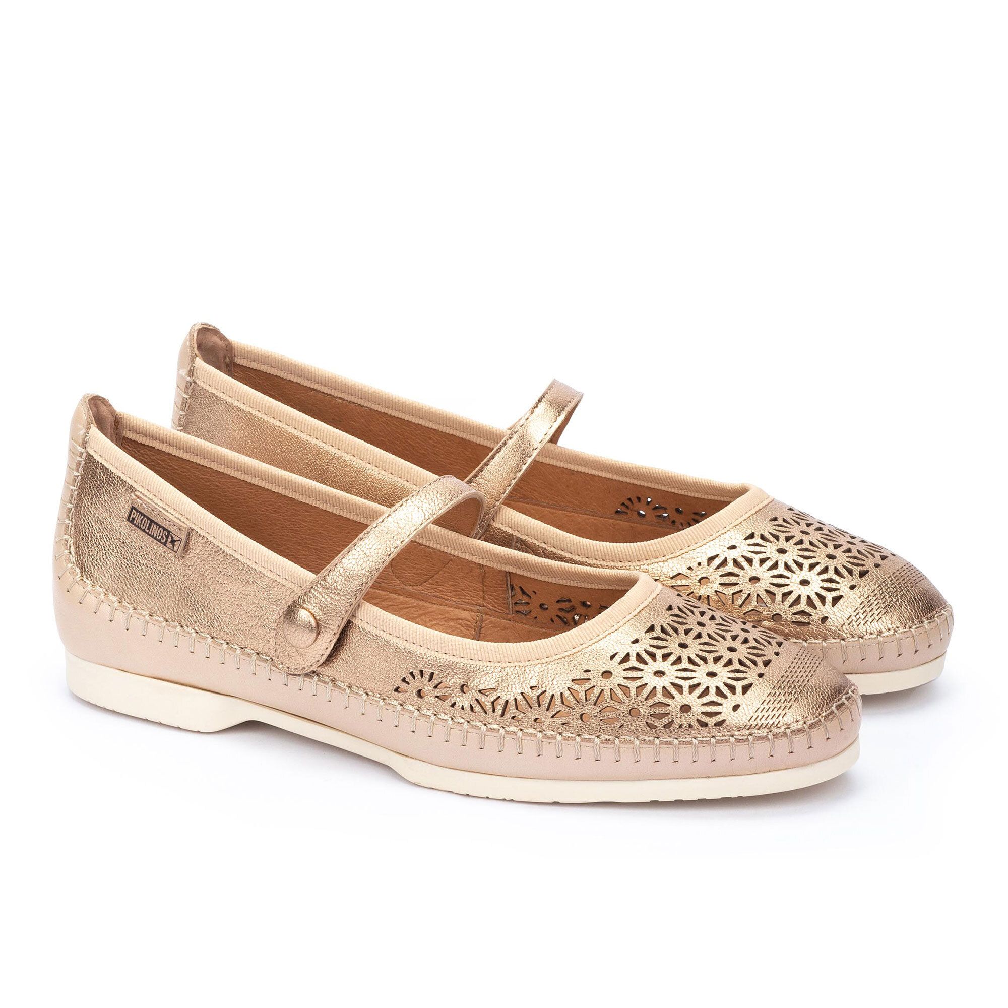 Pikolinos
Ballerine in pelle 
con tomaia 
traforata