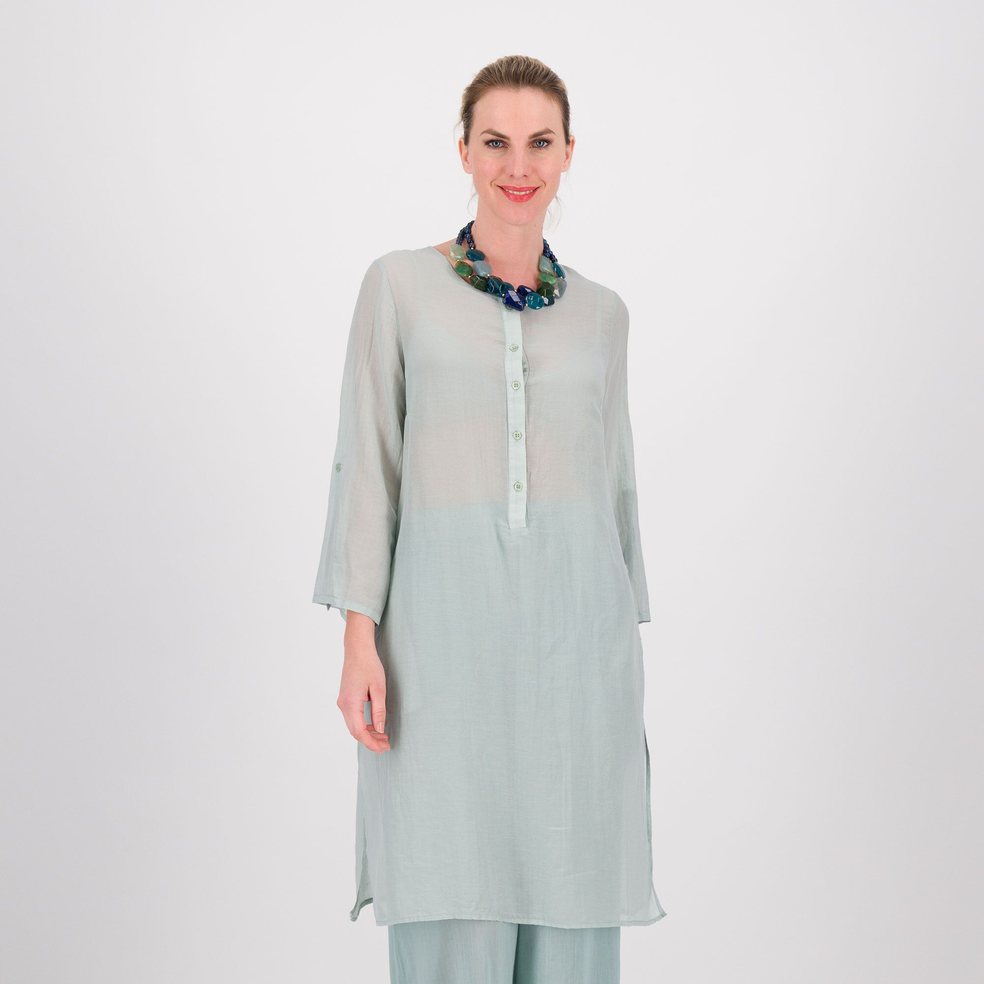 Caterina Lancini
Maxi camicia in
mussola di cotone
e seta