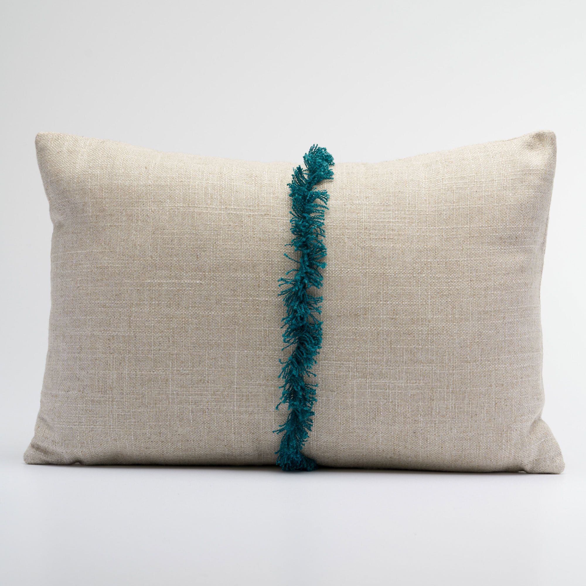 Maddalena Home
Cuscino rettangolare
misto lino, frangetta
centrale, 30x45cm