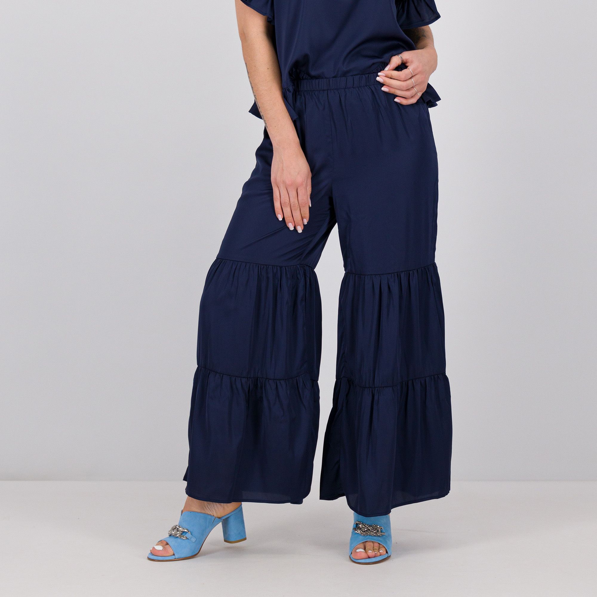PARKER & ROWE
Pantaloni lunghi
in raso satin
con balze