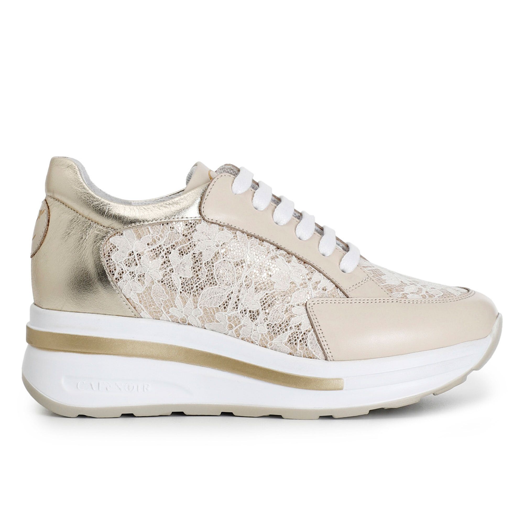 Cafè Noir
Sneaker stringate
in pelle con effetto 
metalizzato e pizzo