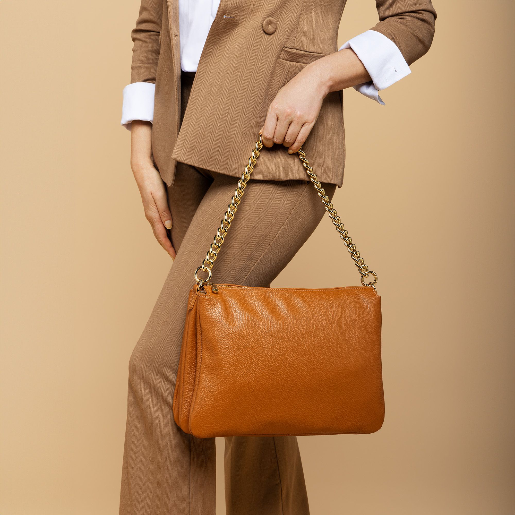 Chiara Ferretti
Borsa a spalla
in pelle dollaro
con manico in catena