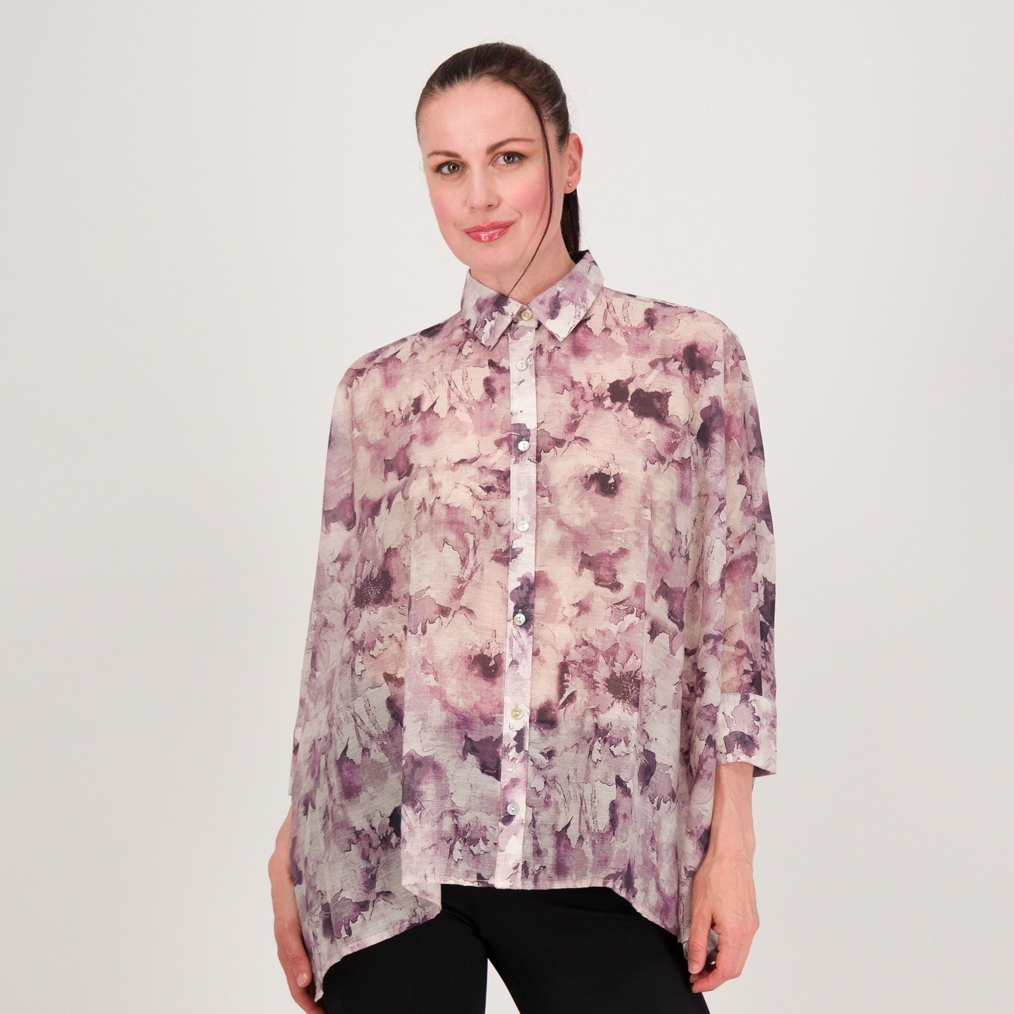Wynne Layers
Camicia a poncho
con maniche 3/4
in garza fantasia