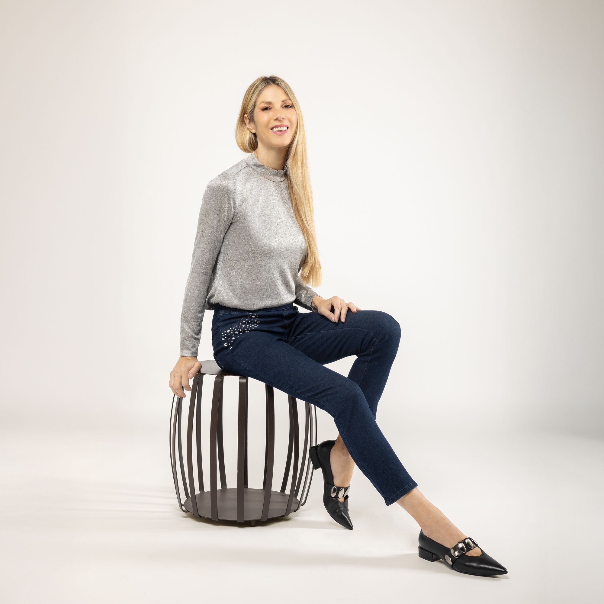 Nina Leonard
Jeans gamba stretta
con borchiette
anche Petite
