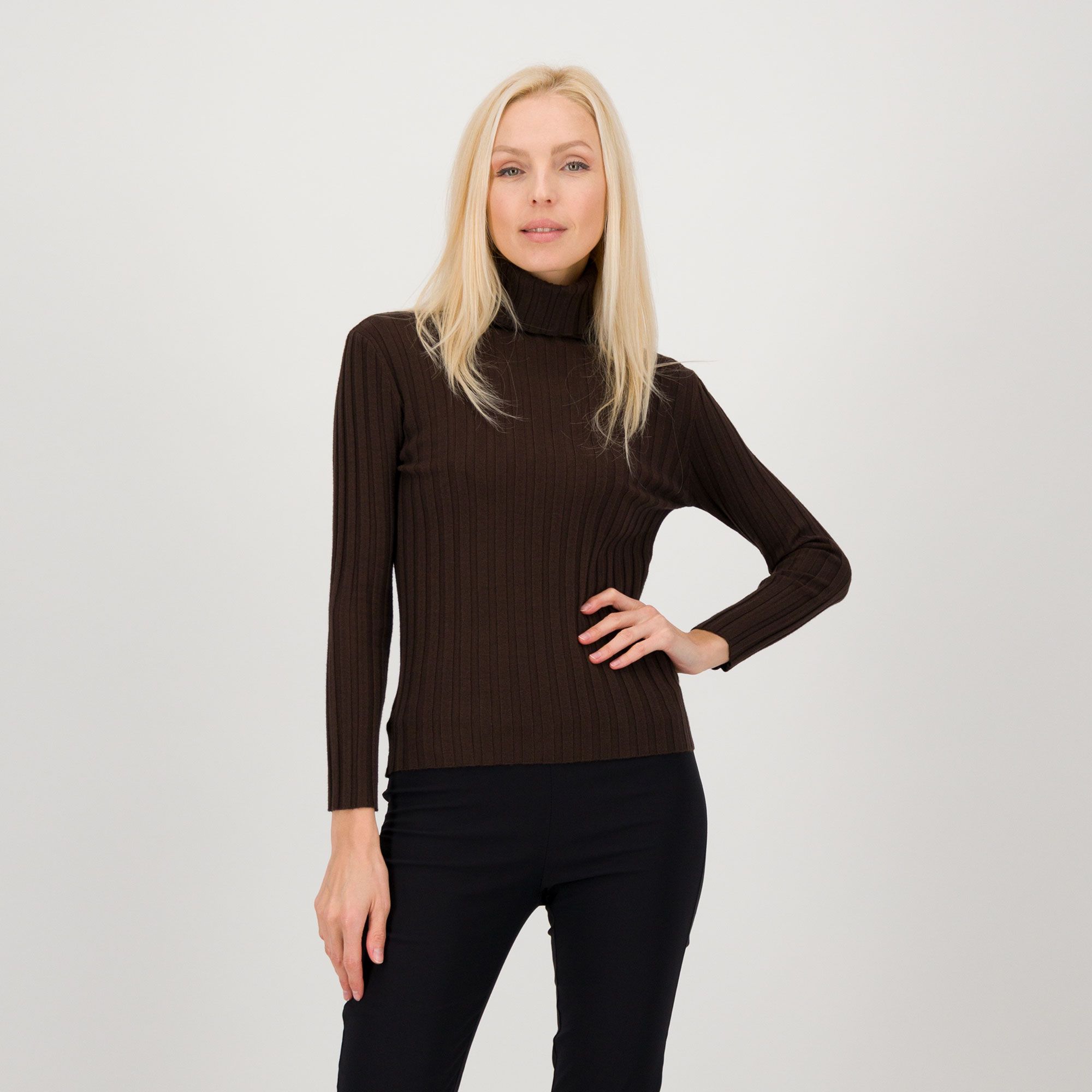 Lucrezia Sciortino
Maglia dolcevita
a coste