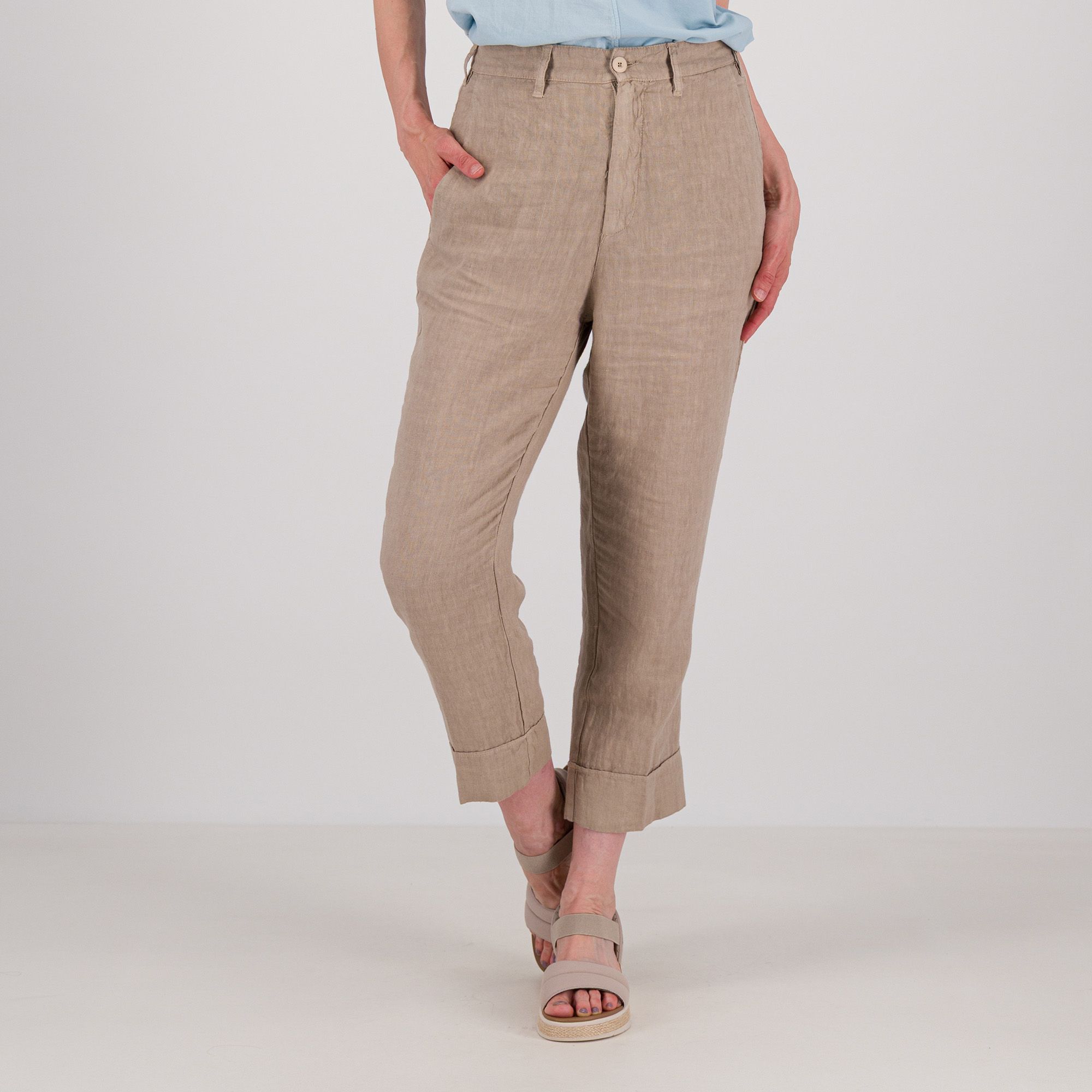 Colour Lab
Pantaloni chino
in tela di lino
con risvolto al fondo