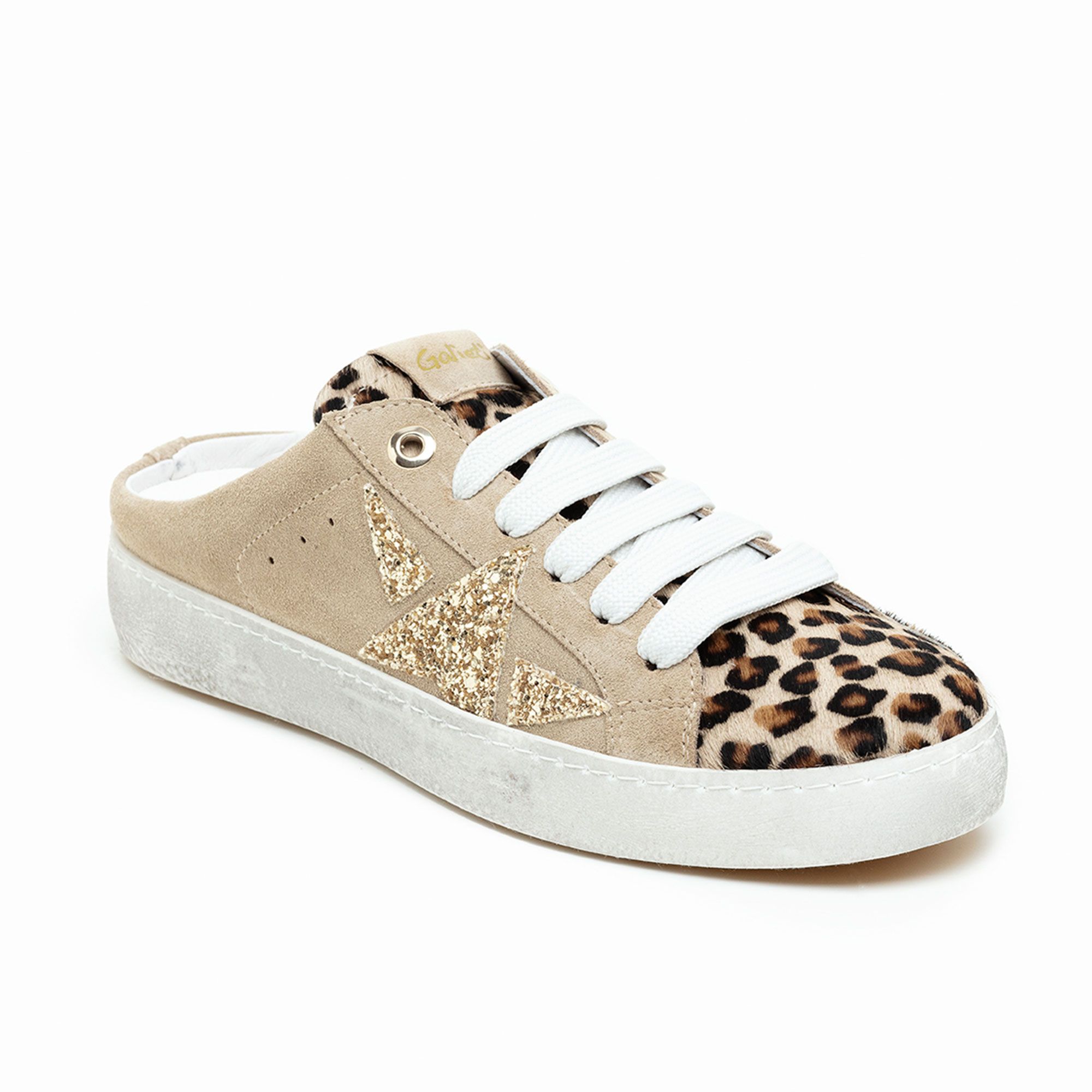 Galieti
Sabot stile sneaker
in pelle con inserto
stella e suola 3cm