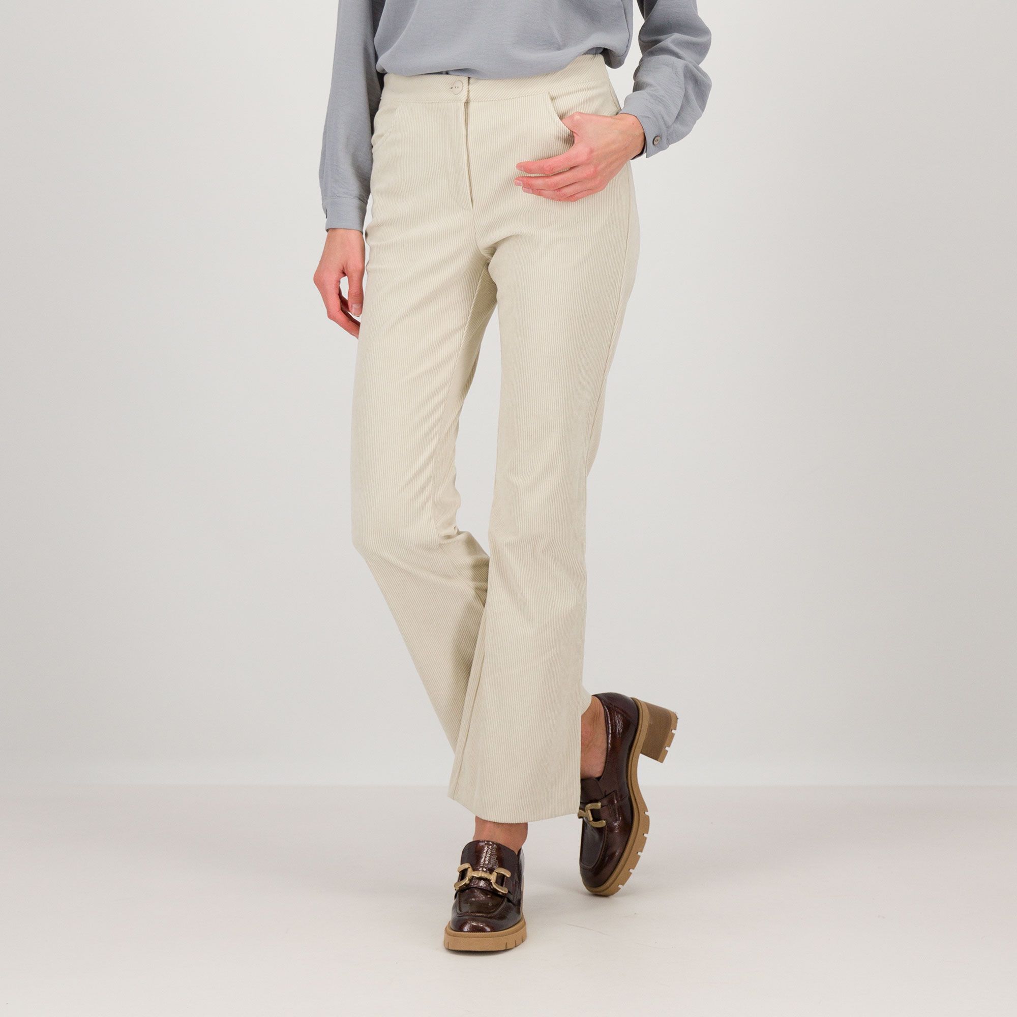 Studio 19
Pantaloni a zampetta
in velluto 1000 righe
stretch