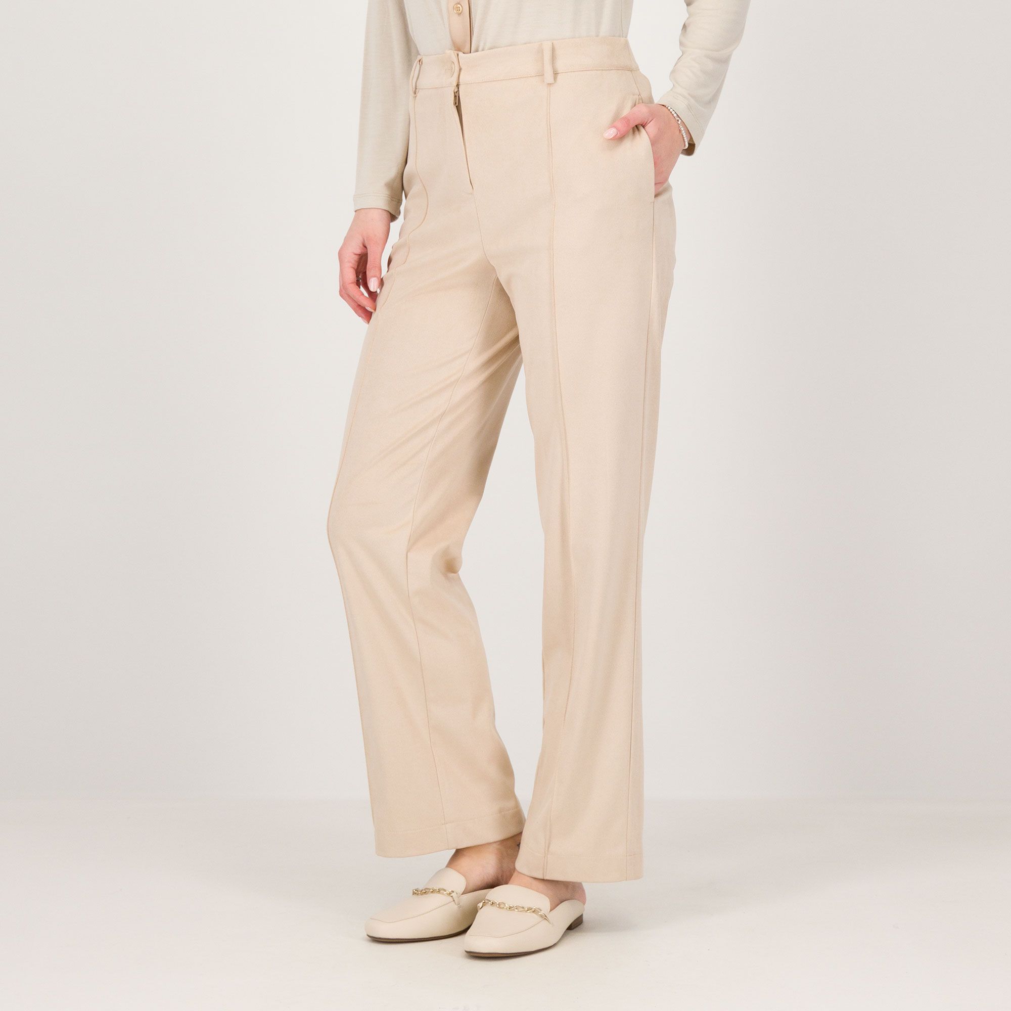 Caterina Lancini
Pantaloni a sigaretta
in tessuto effetto
scamosciato