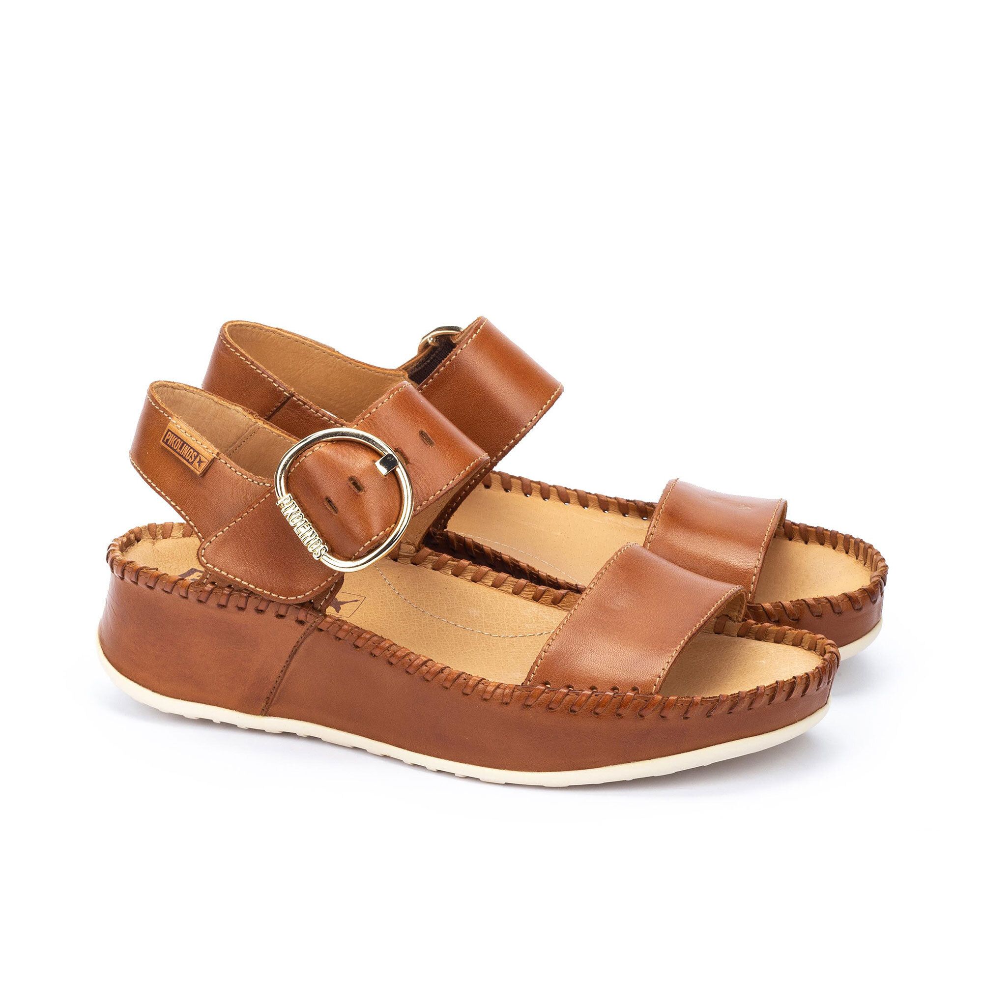 Pikolinos
Sandali 
con maxi fibbia e 
zeppa 5 cm