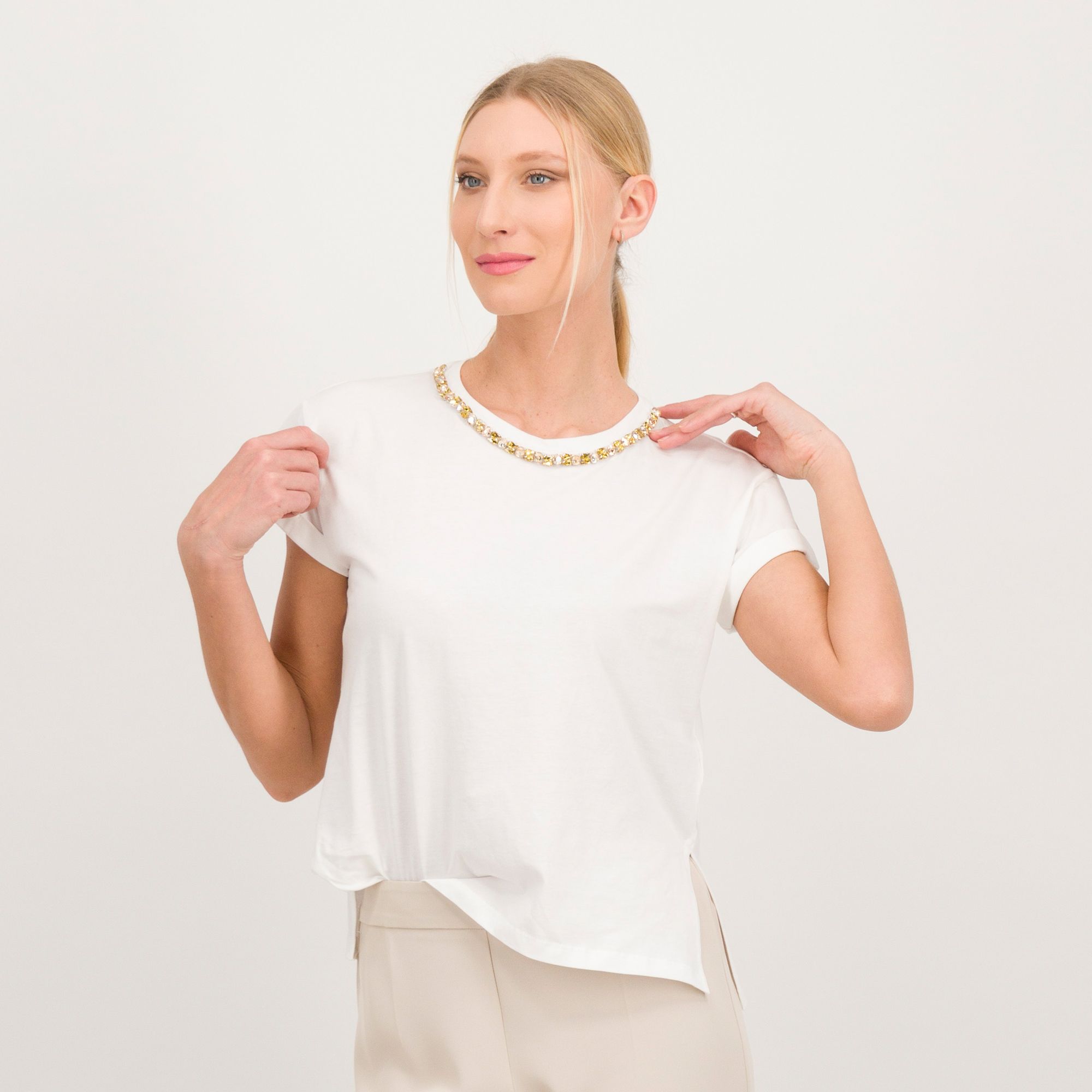 Oltre
T-shirt maniche corte
in jersey di cotone
con dettagli gioiello