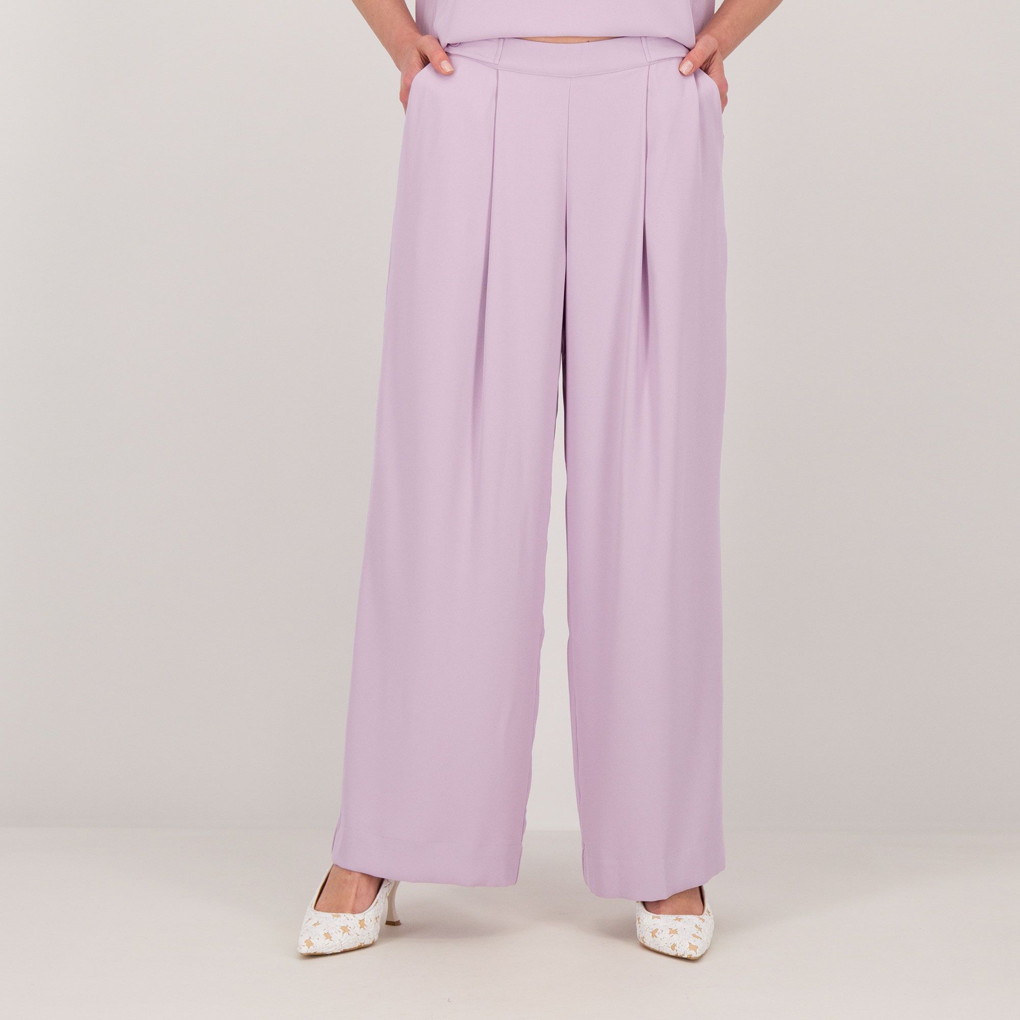 Wynne Layers
Pantaloni ampi
con elastico
in vita