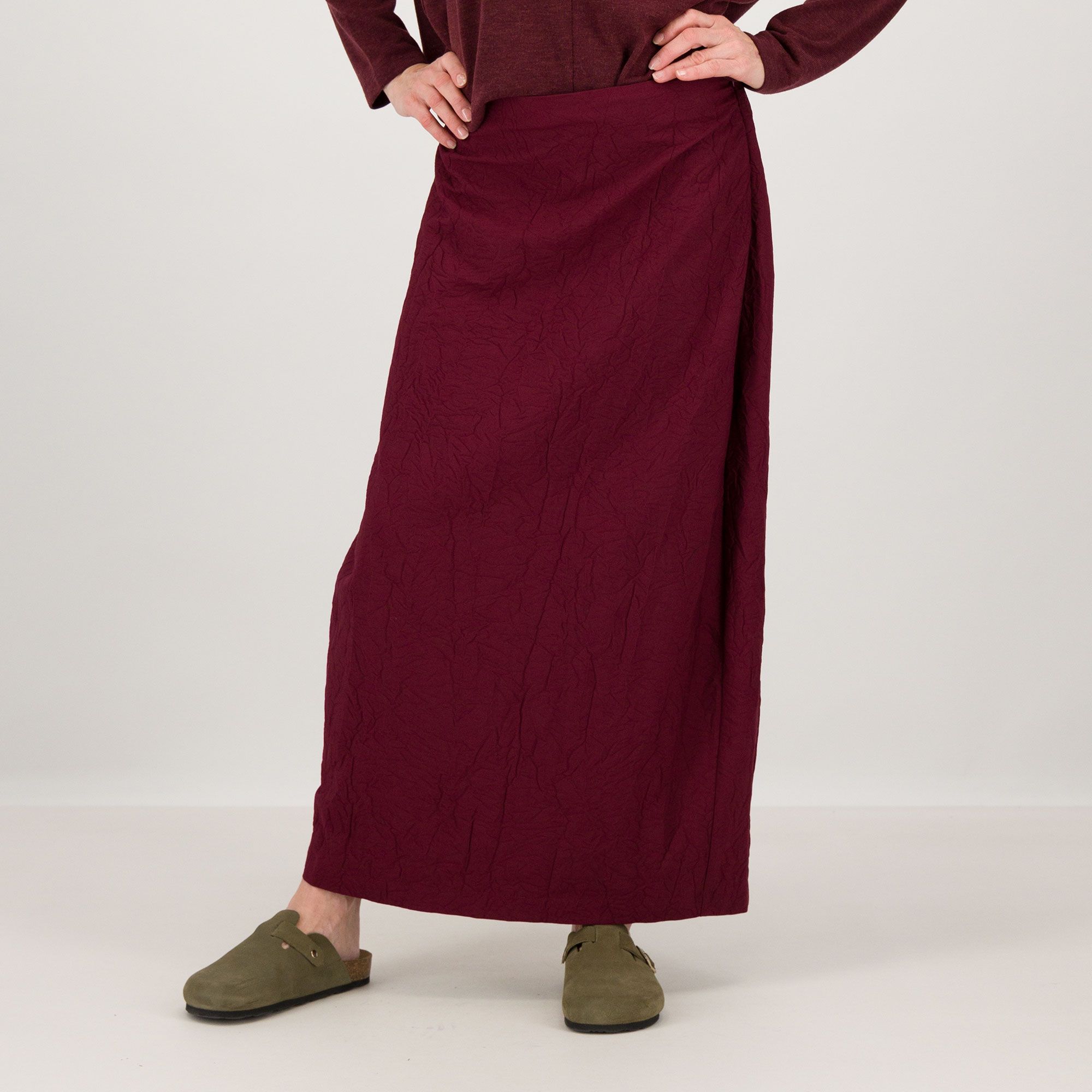 Caterina Lancini
Gonna in tessuto
stropicciato con
spacco baciato dietro