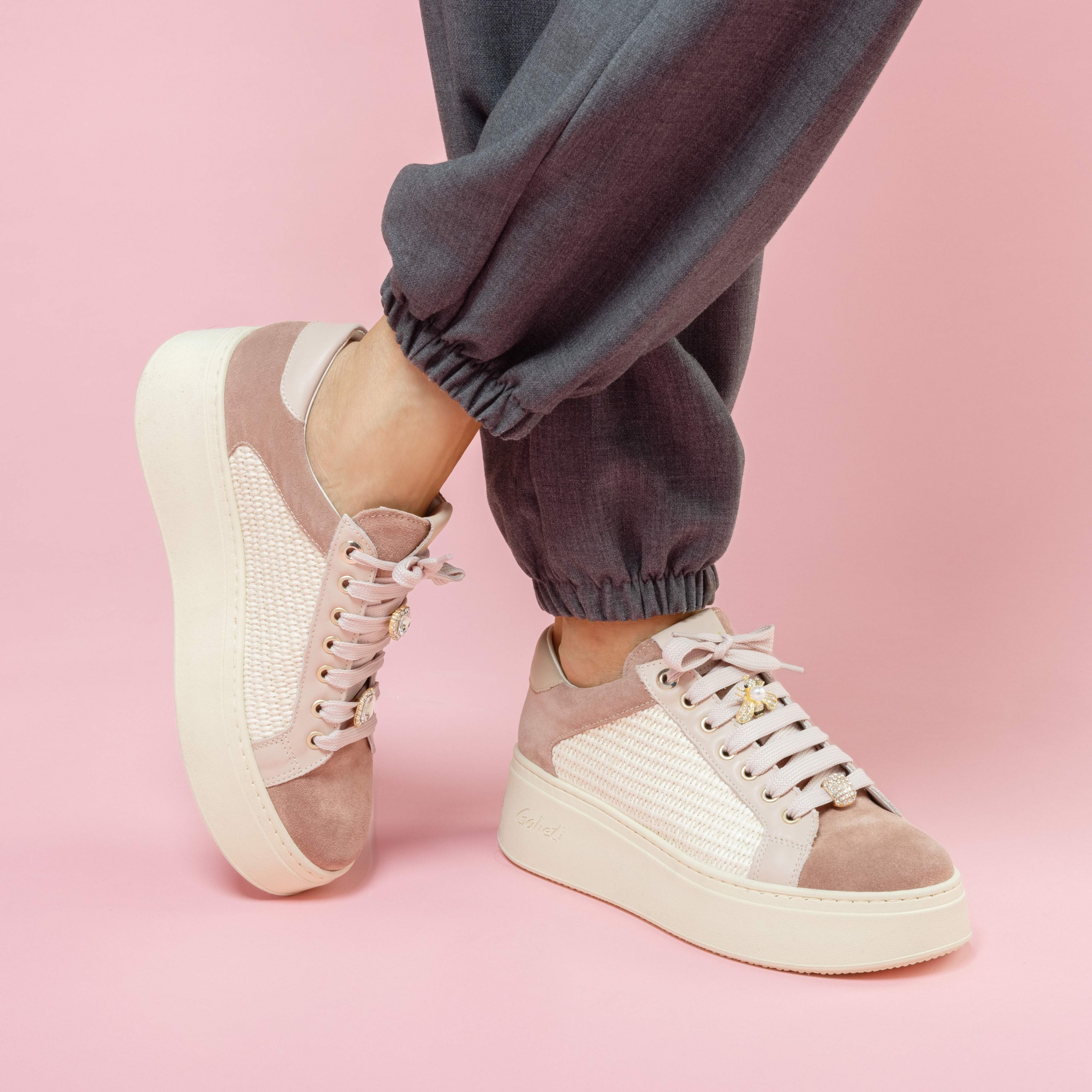 Galieti
Sneakers in pelle
con charm removibili
con cristalli