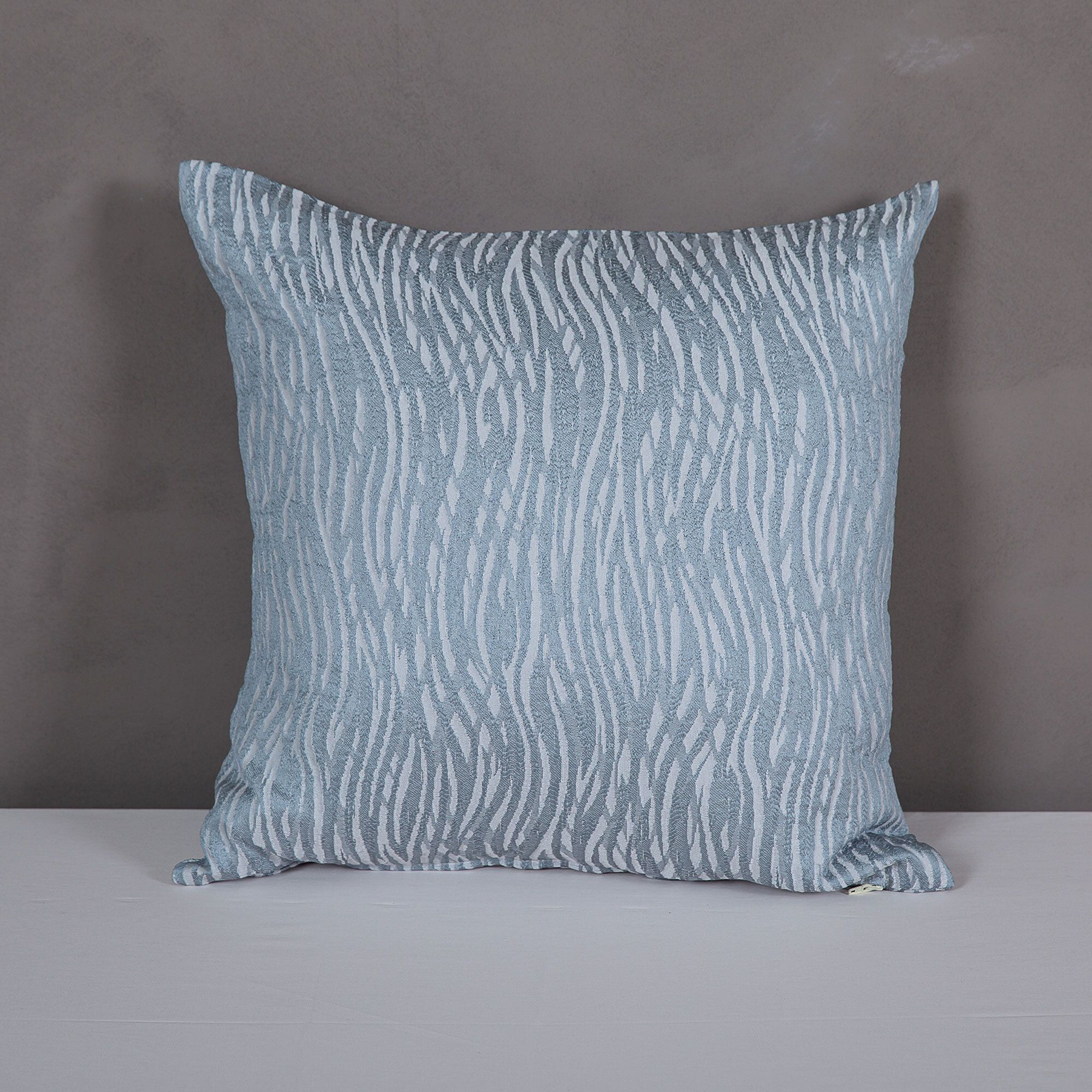 Ferò
Federa arredo Ariel 
45x45cm, disegno
jacquard, tinto filo