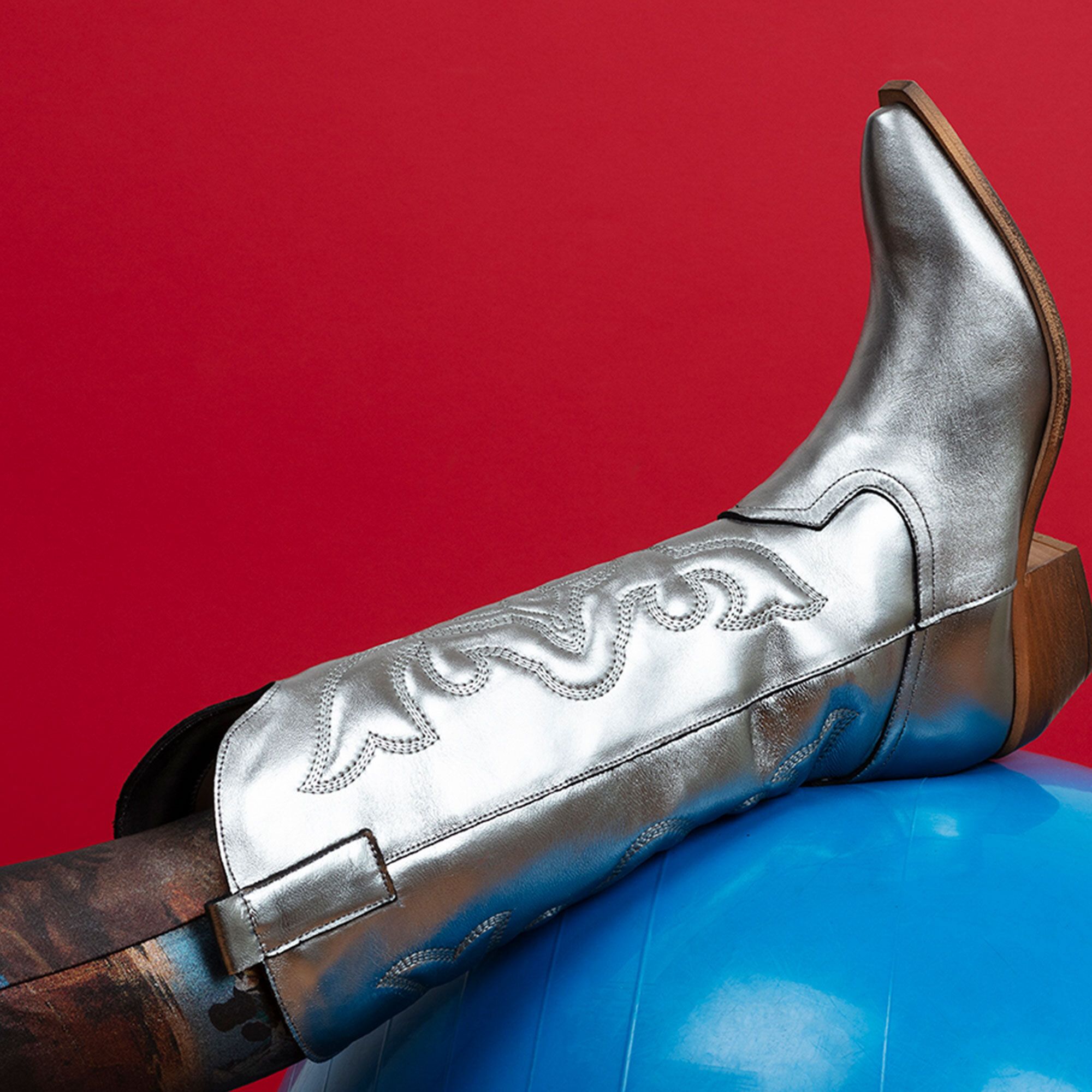 Galieti Stivali texani in pelle laminata con ricamo