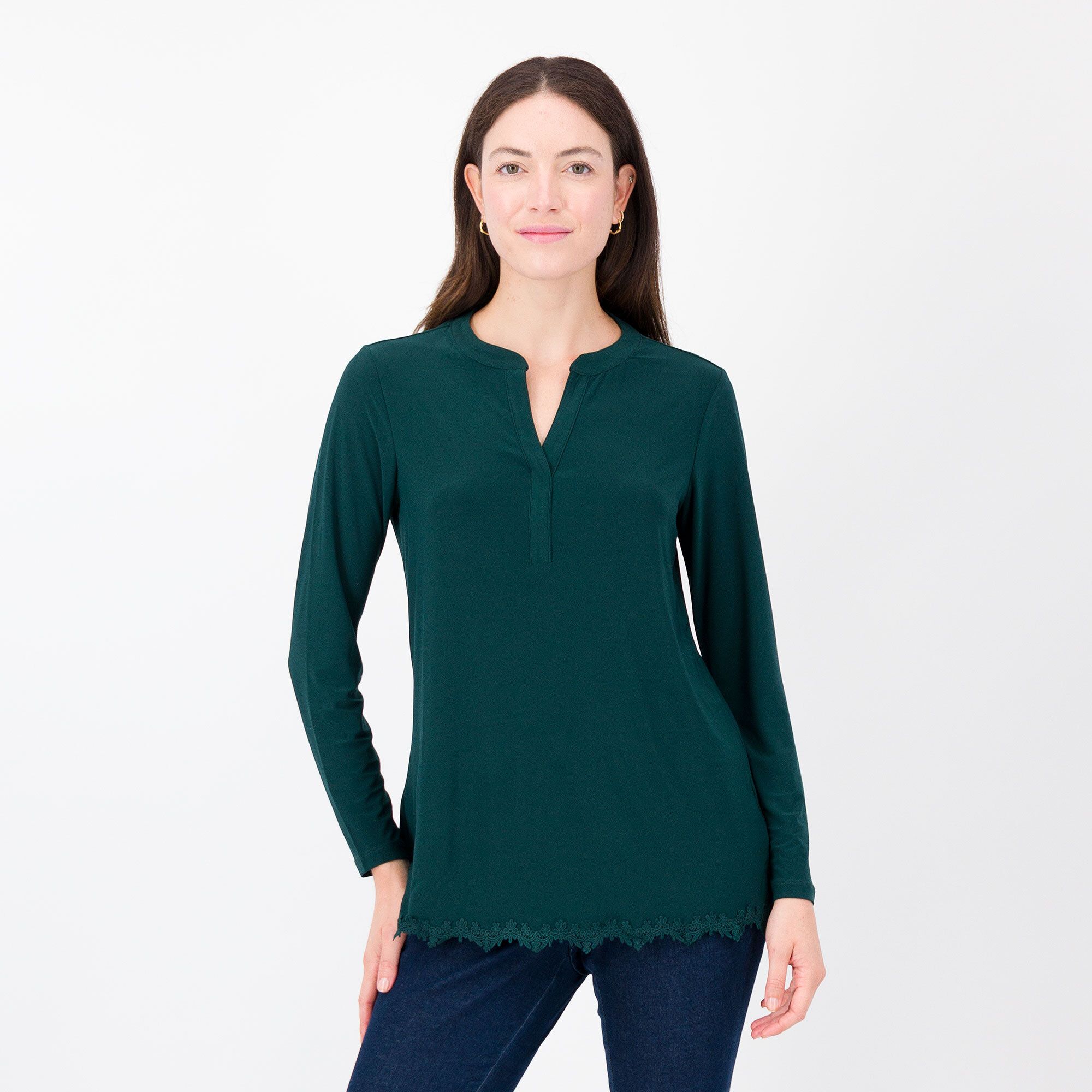 Nina Leonard
Maglia in jersey
opaco con pizzo al
fondo