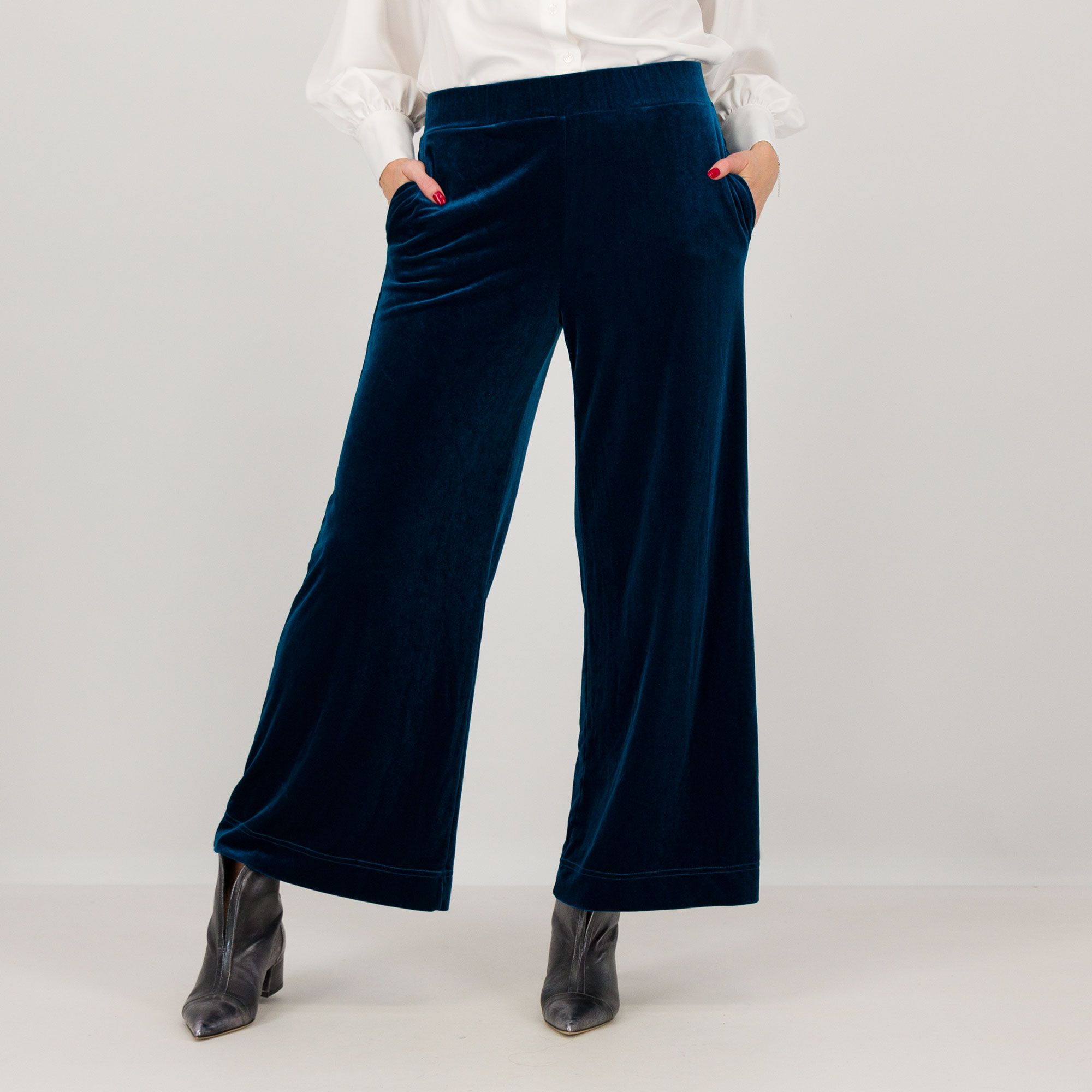 Caterina Lancini
Pantapalazzo in
ciniglia di velluto