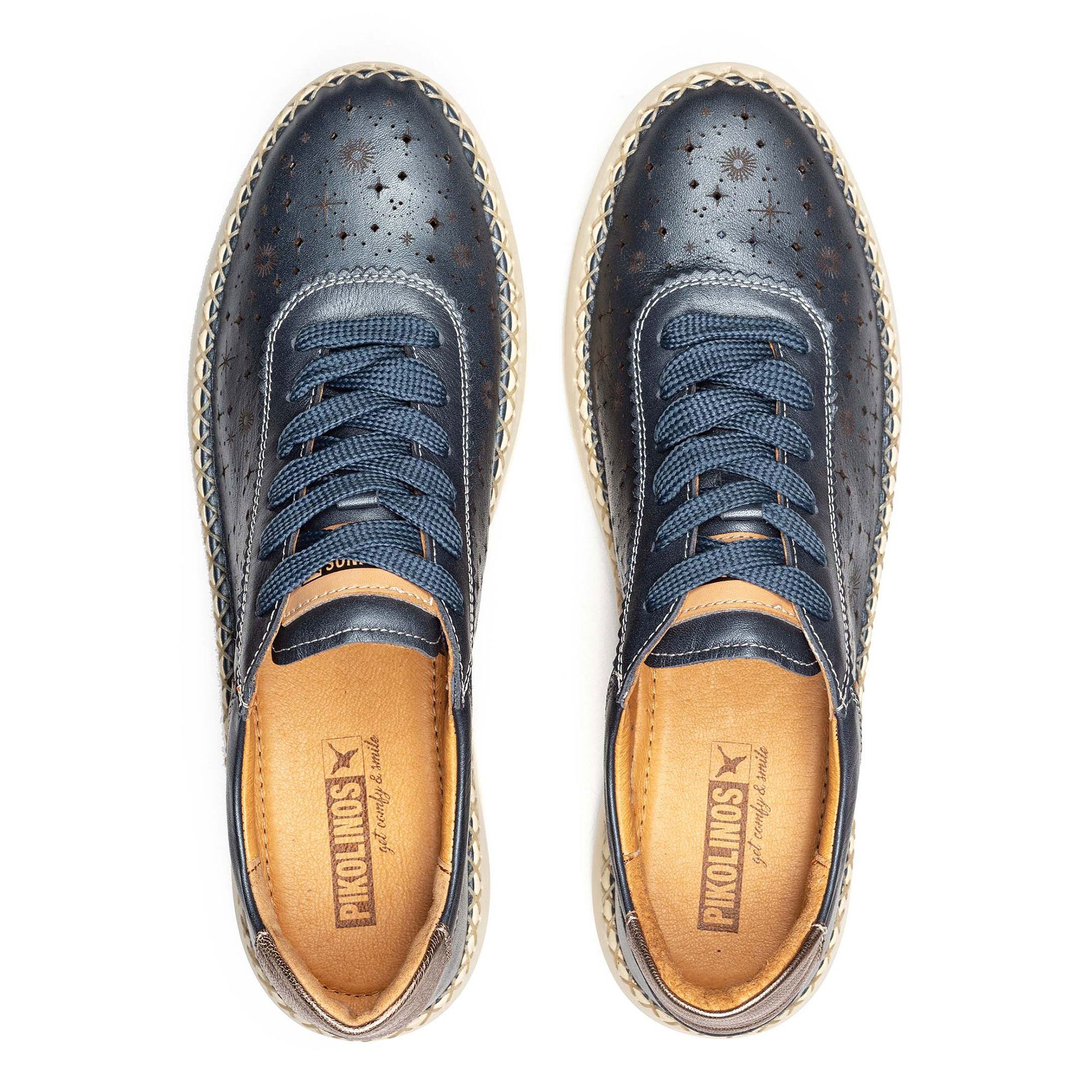 Pikolinos Sneaker con tomaia in pelle traforata disegno stellato