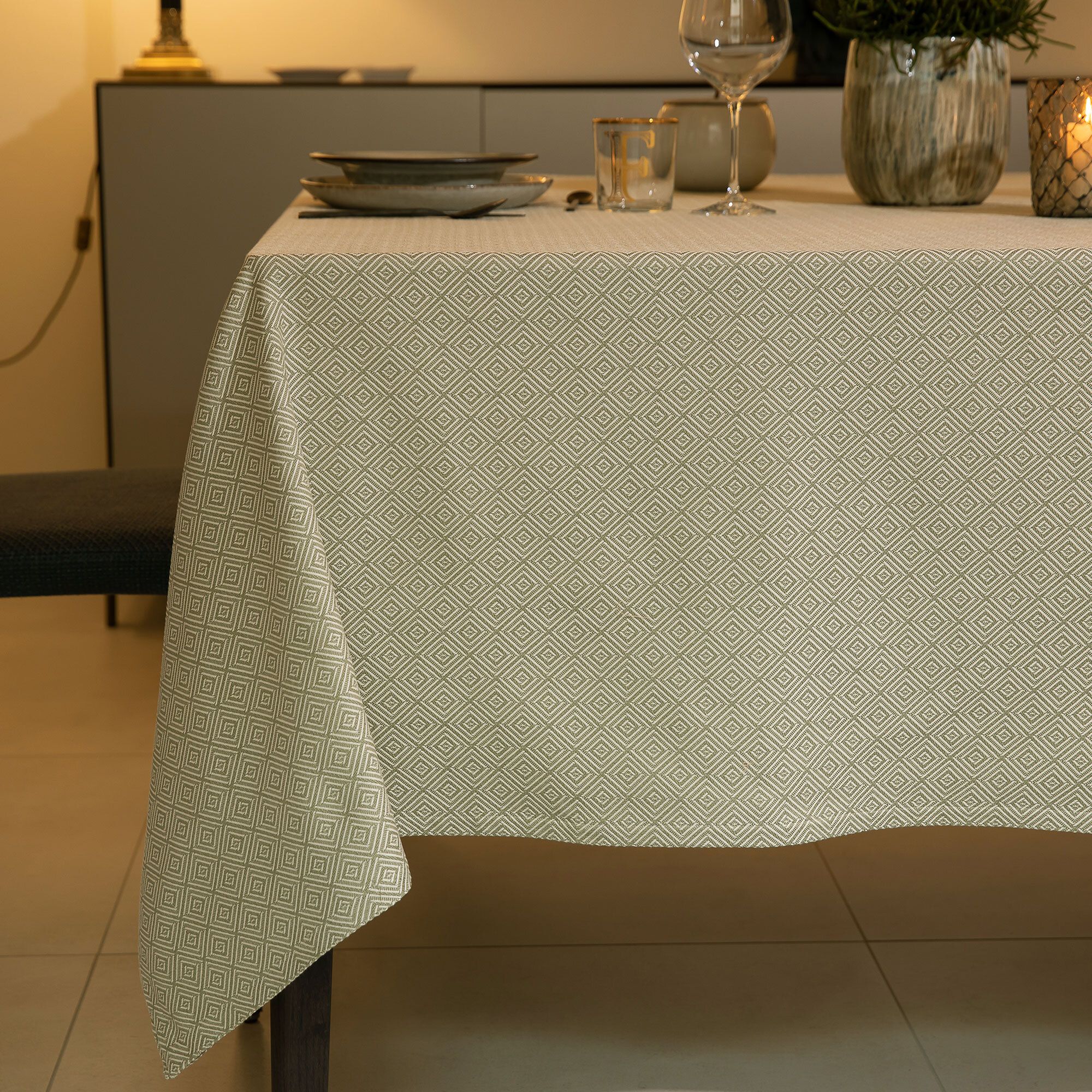 Ferò
Tovaglia rettangolare
Quintessenza jacquard
100%cotone tinto filo