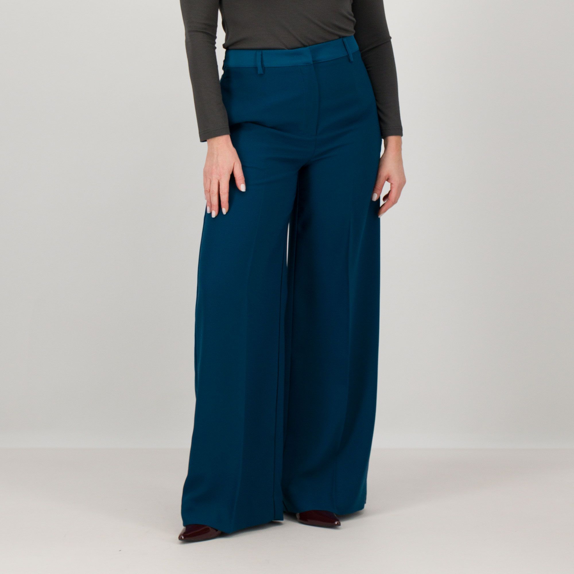 Caterina Lancini
Pantapalazzo
in envers satin
anche Petite