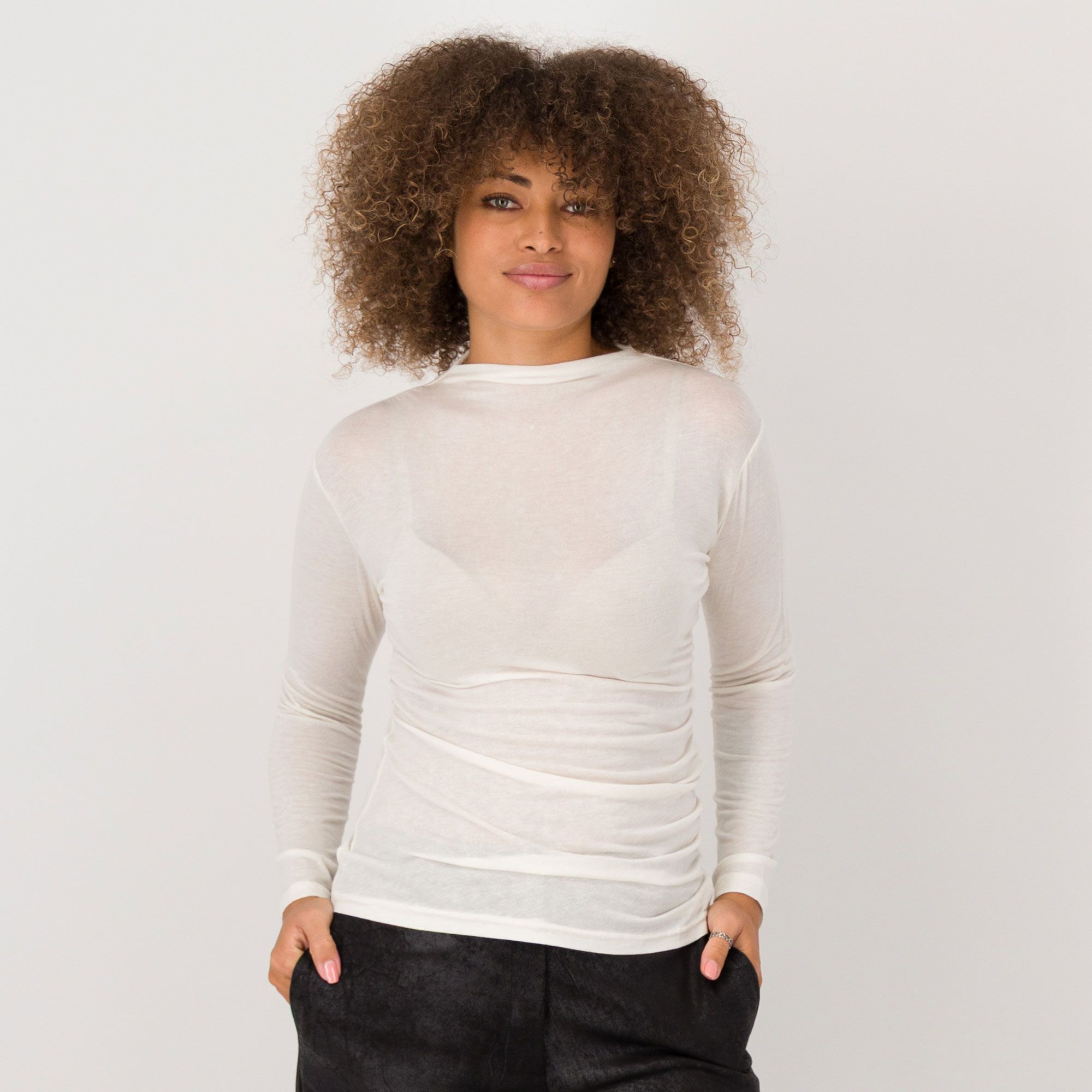 Rebeka Ross
Maglietta
a maniche lunghe
con cashmere